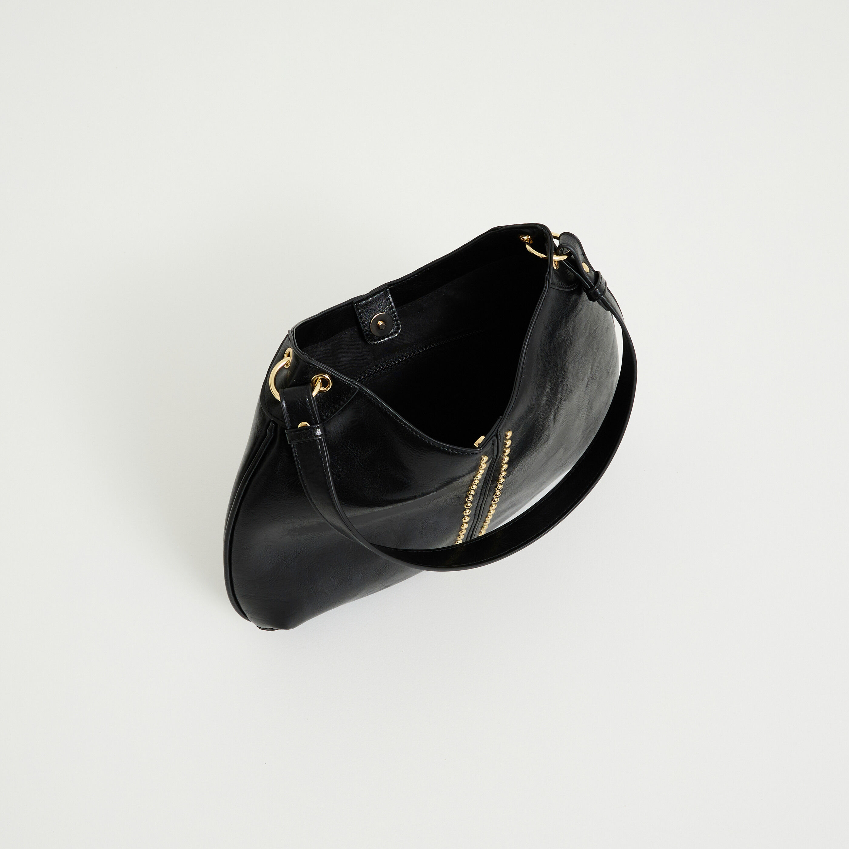 Sac port&eacute; &eacute;paule clout&eacute; femme