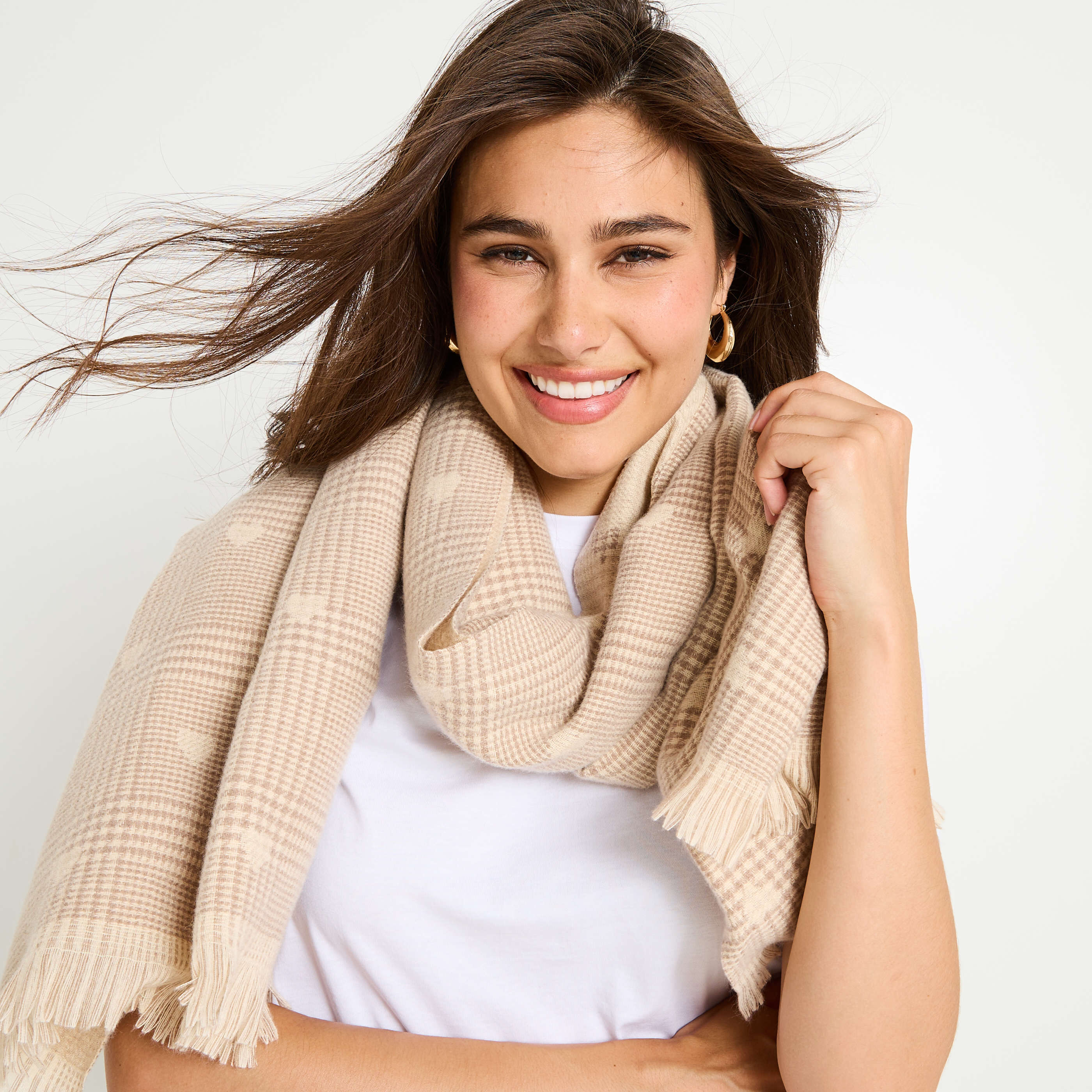 &Eacute;charpe carreaux et coeurs avec franges