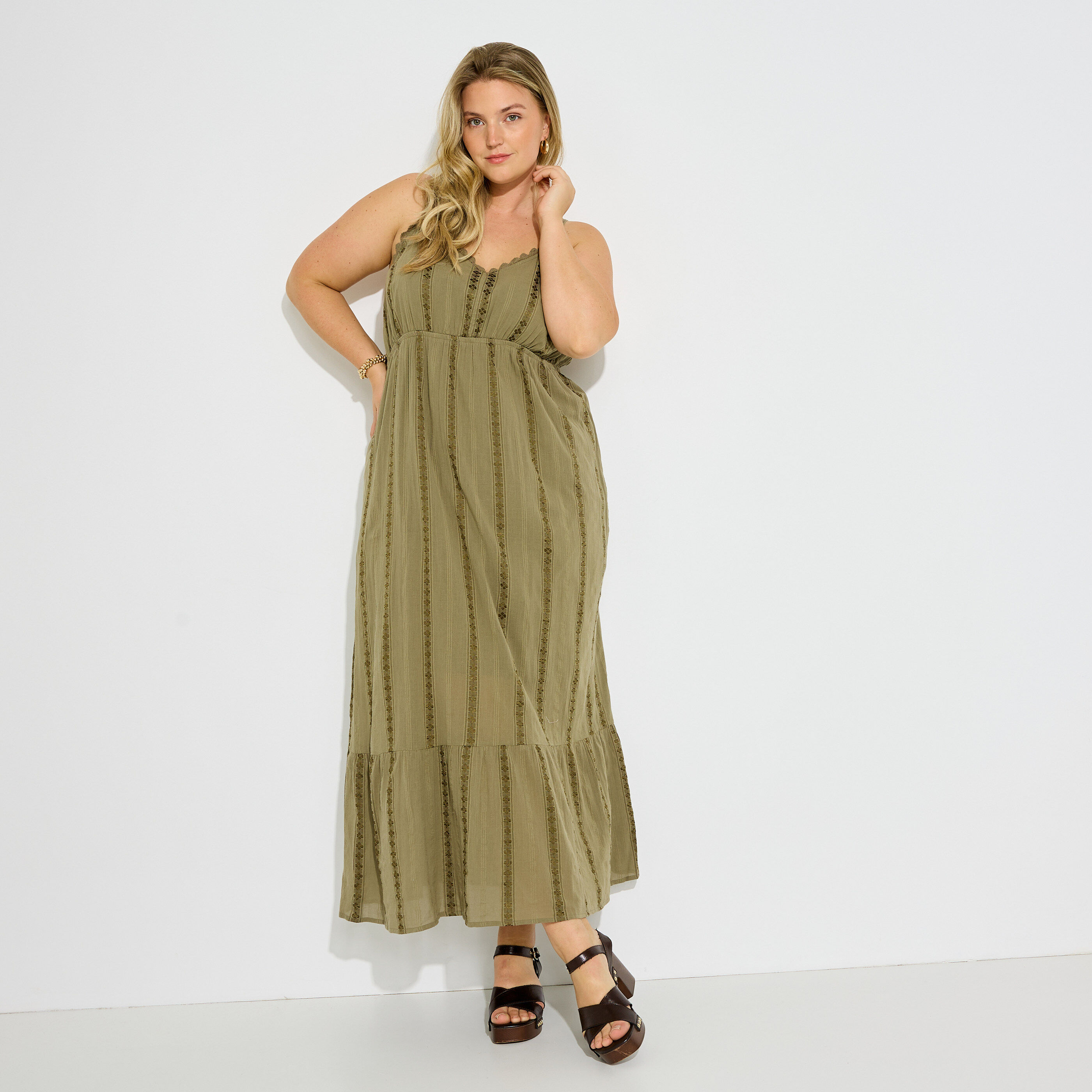 Robe boh&egrave;me longue &agrave; bretelles
