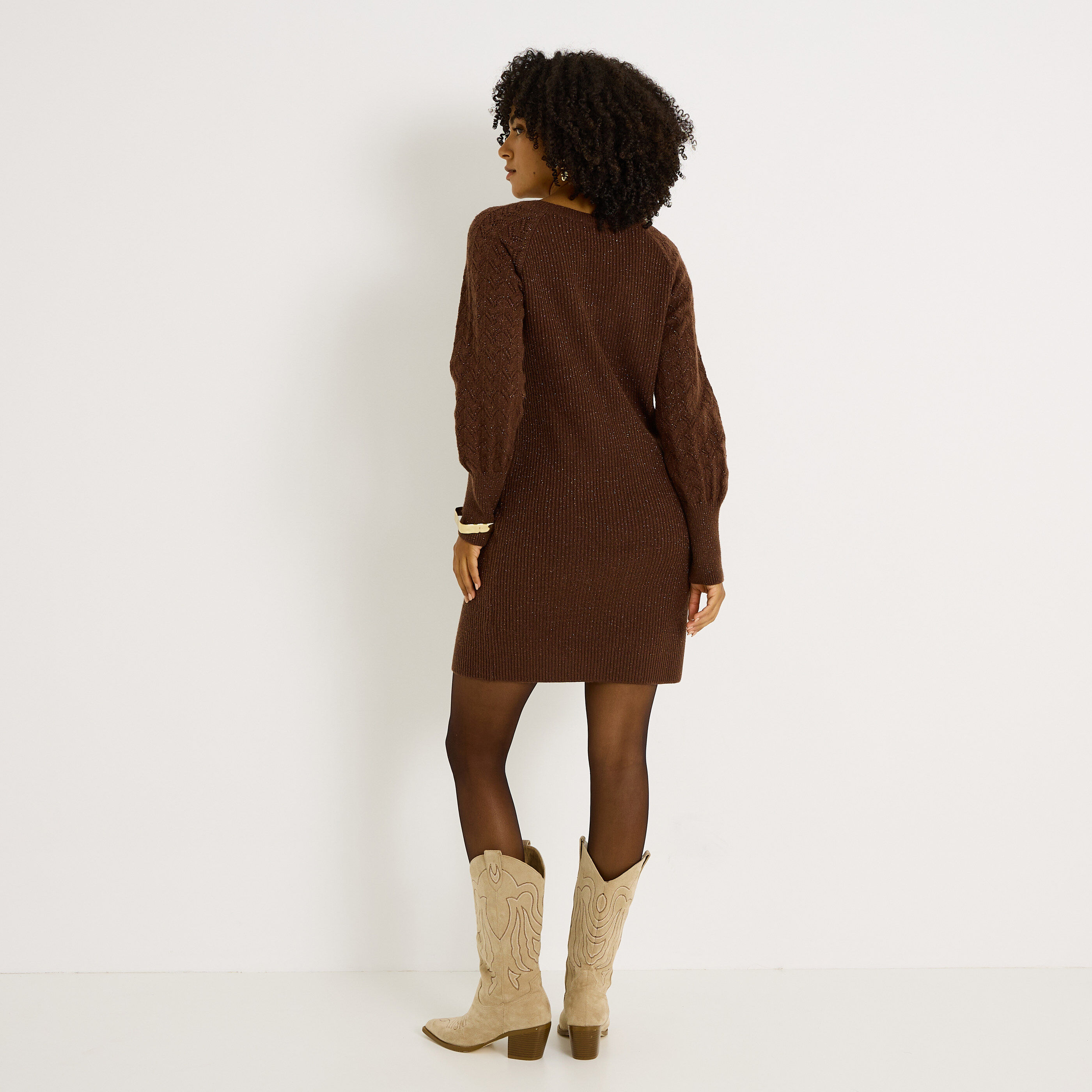 Robe pull brillante &agrave; col V 