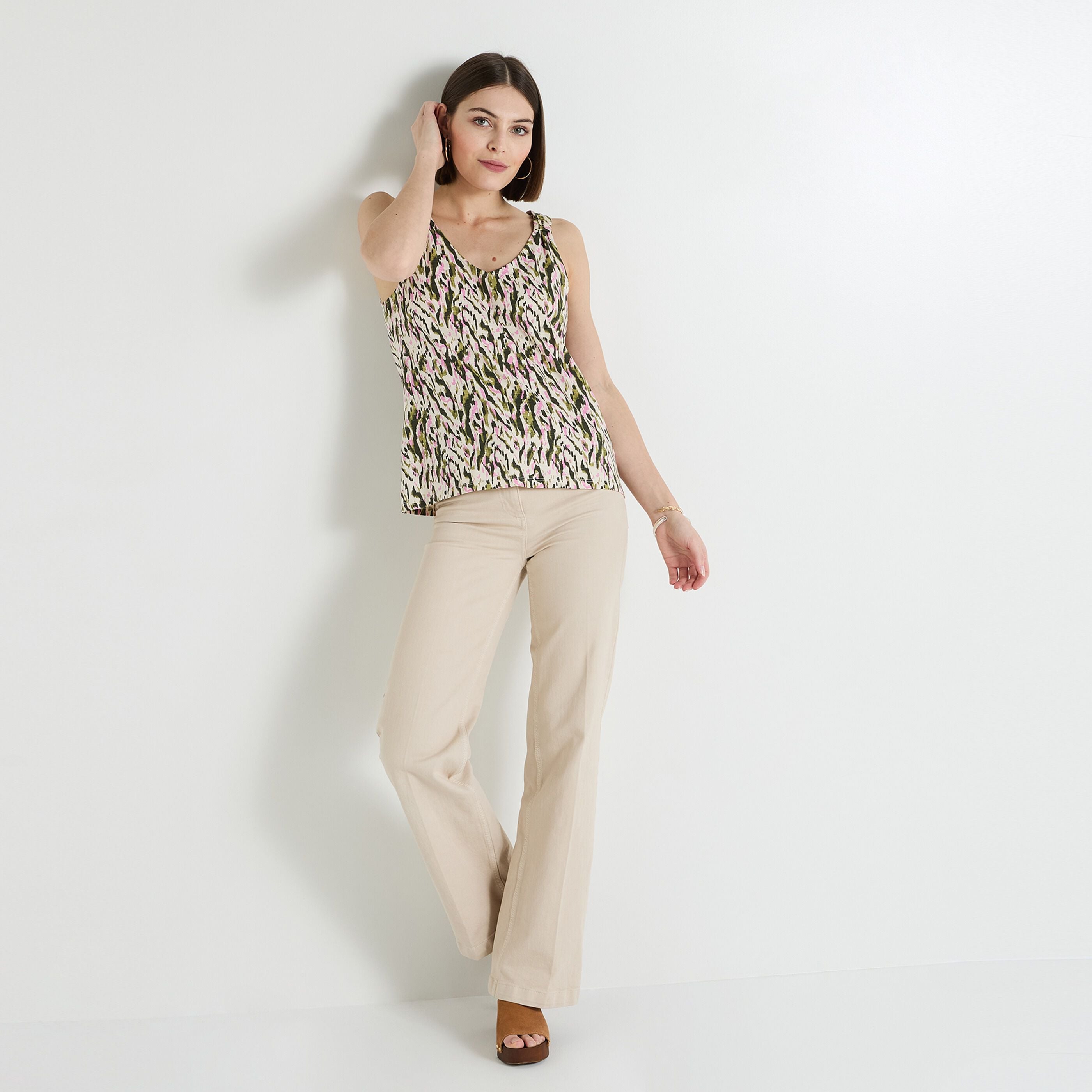 D&eacute;bardeur col V femme
