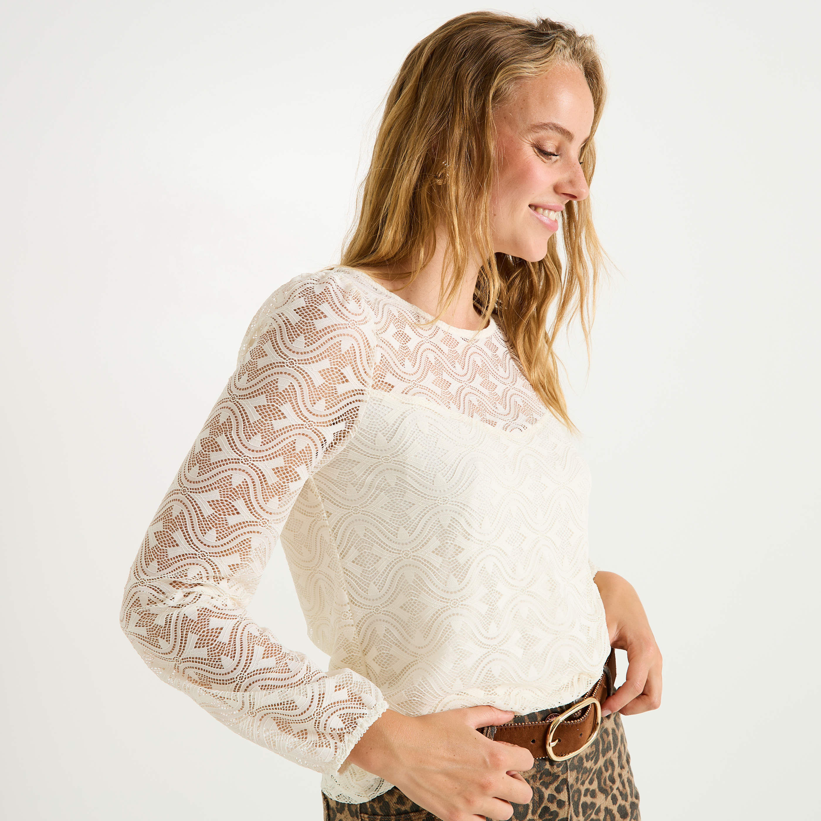 Blouse maille brod&eacute;e femme