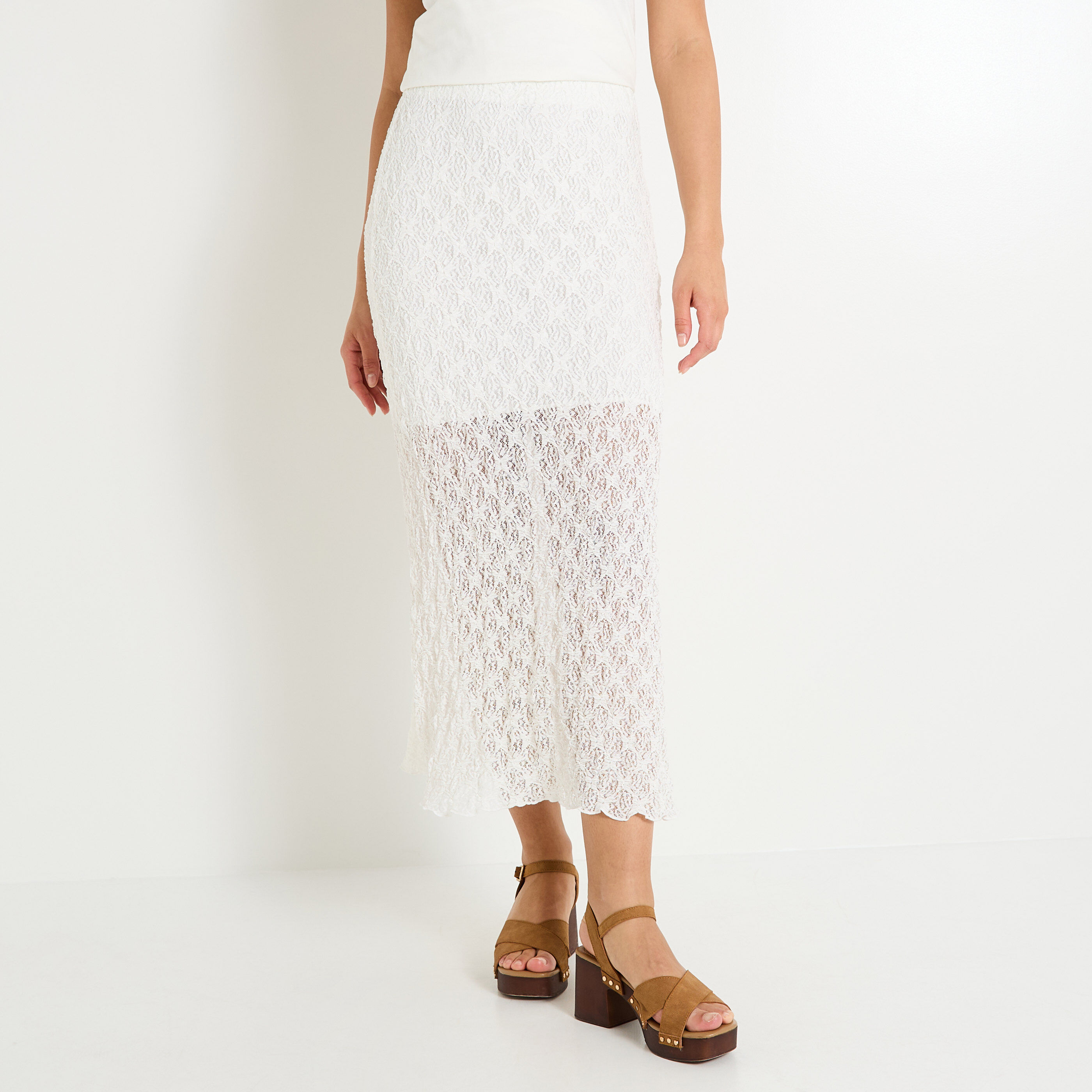 Jupe mi-longue &agrave; d&eacute;tails ajour&eacute;s