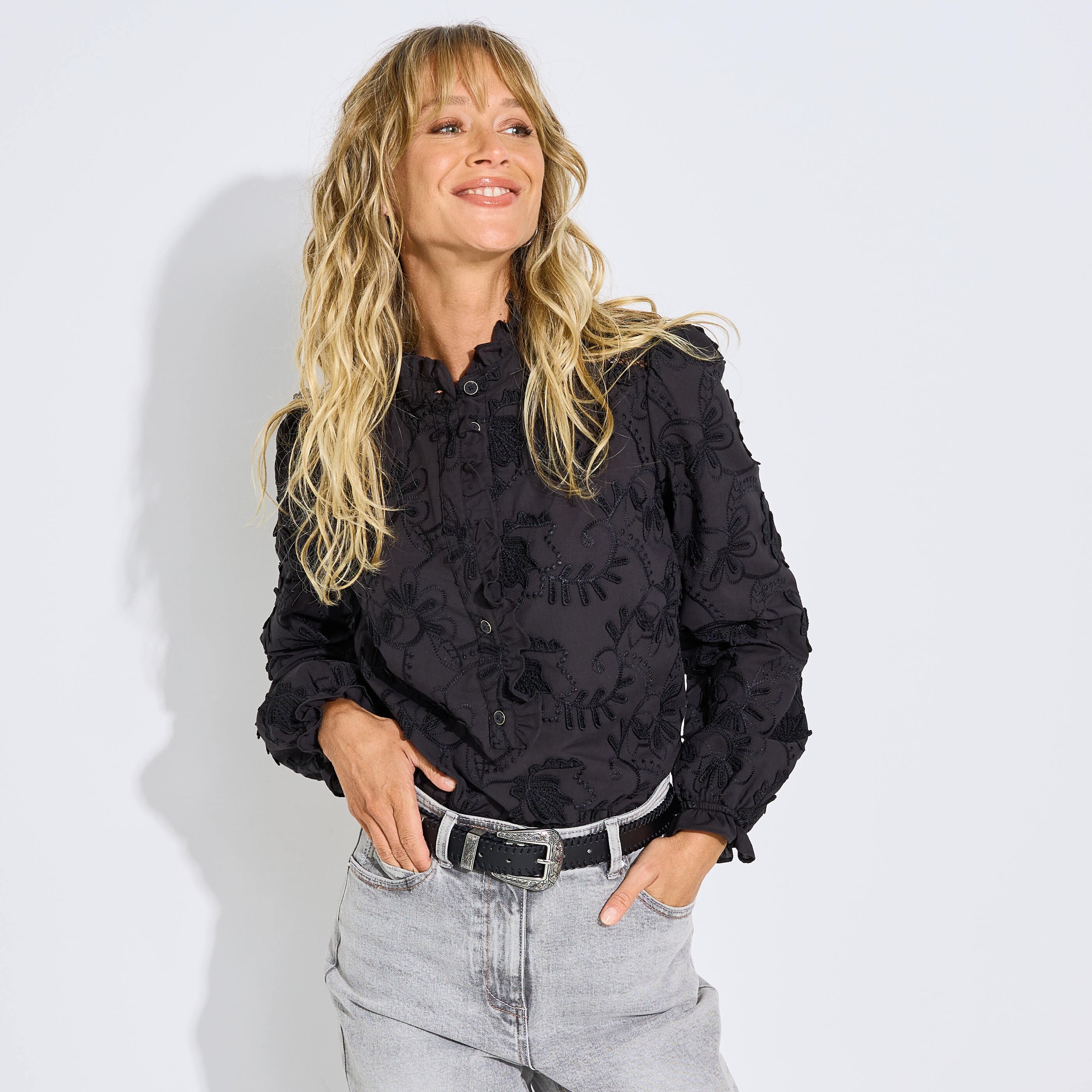 Blouse broderie anglaise col haut femme