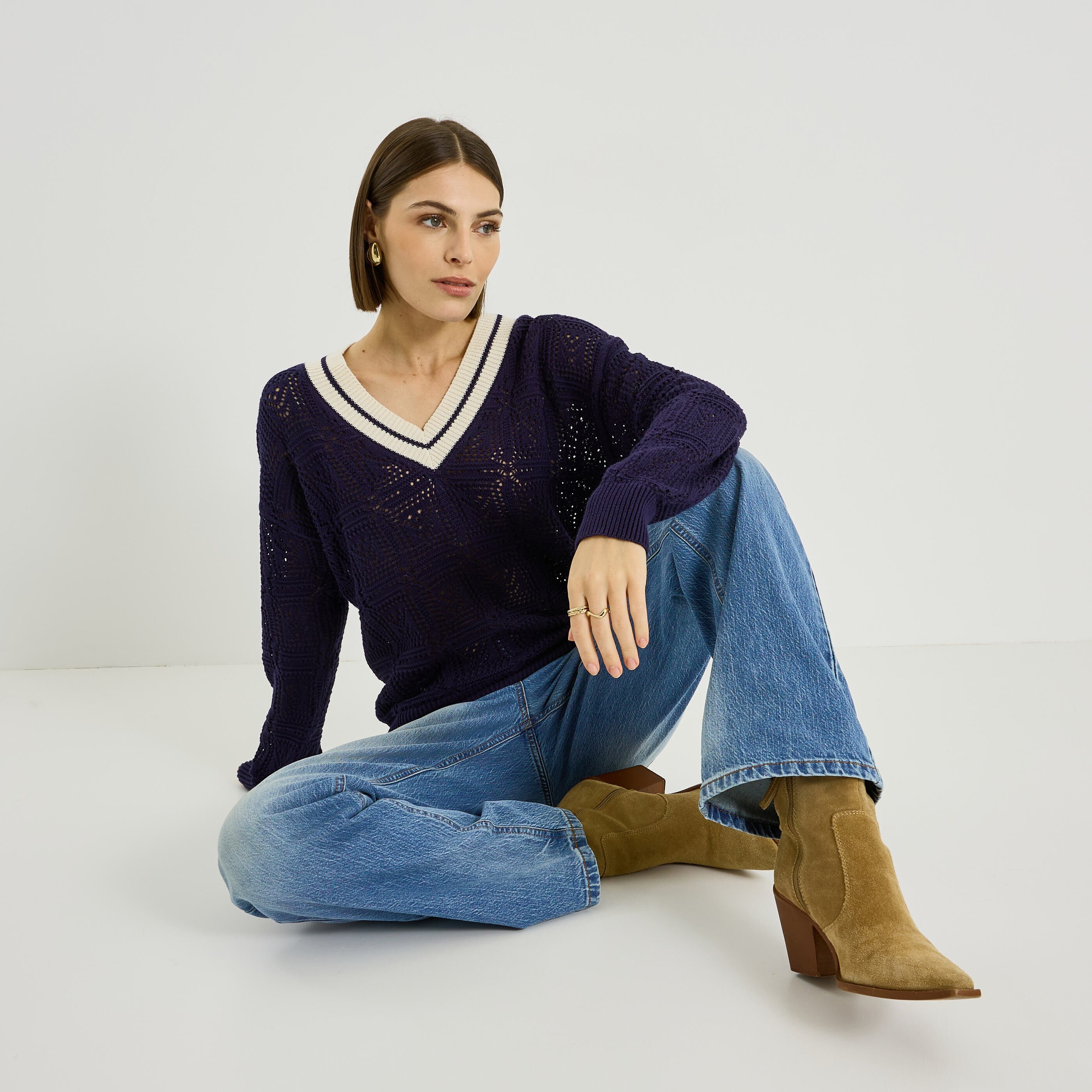 Pull en crochet &agrave; col V femme