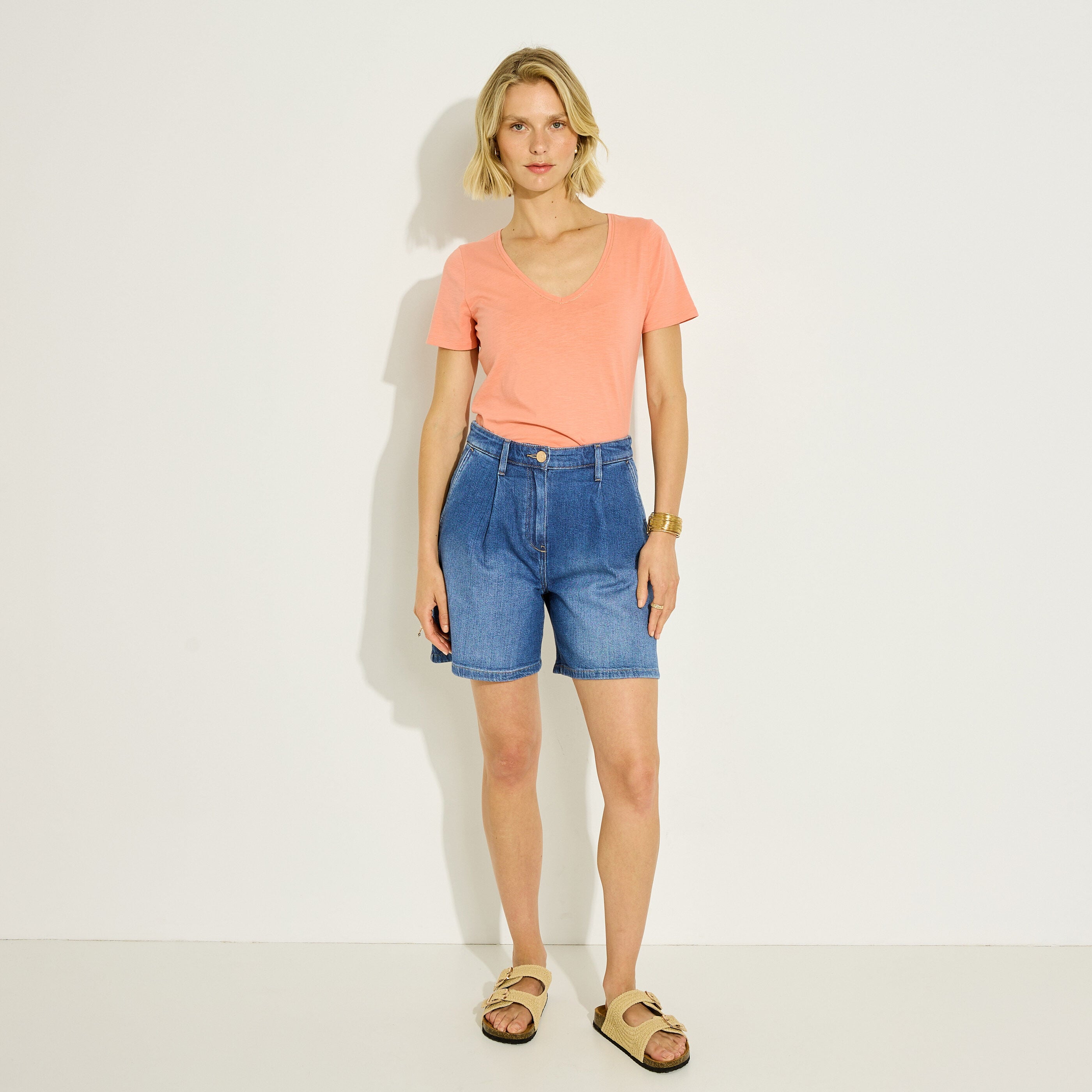 T-shirt uni &agrave; col V femme