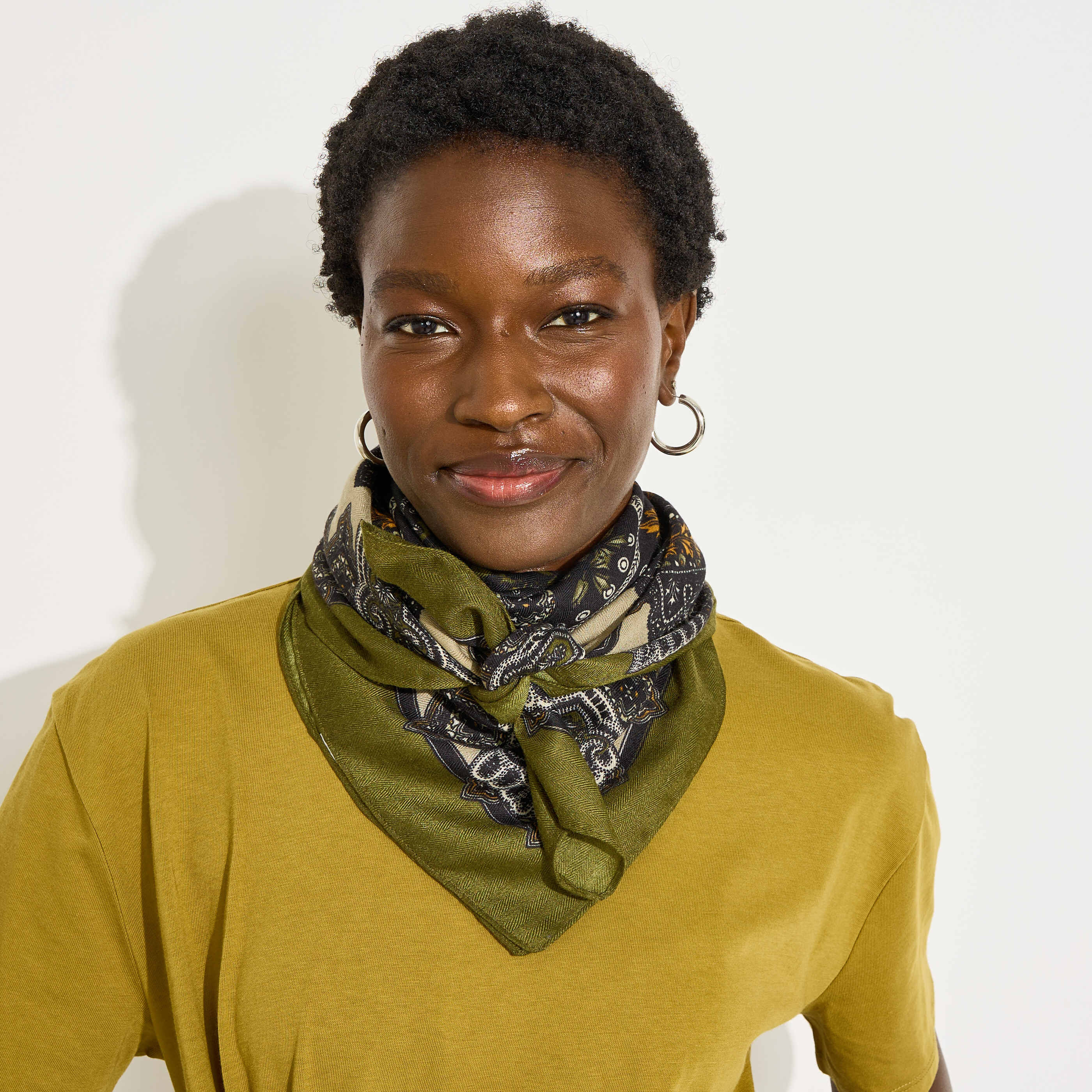 Foulard carr&eacute; imprim&eacute; femme