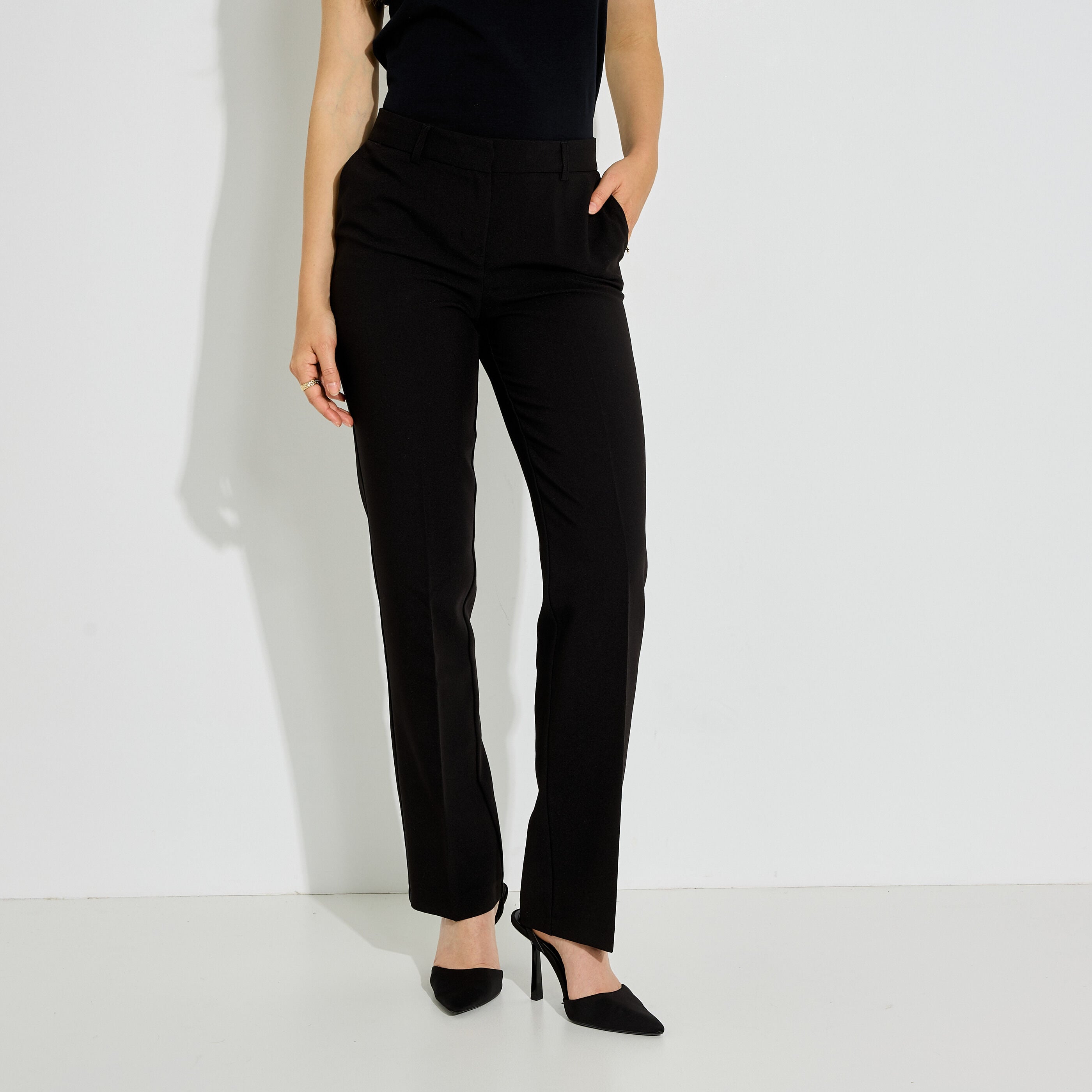 Pantalon chic et ajust&eacute; femme
