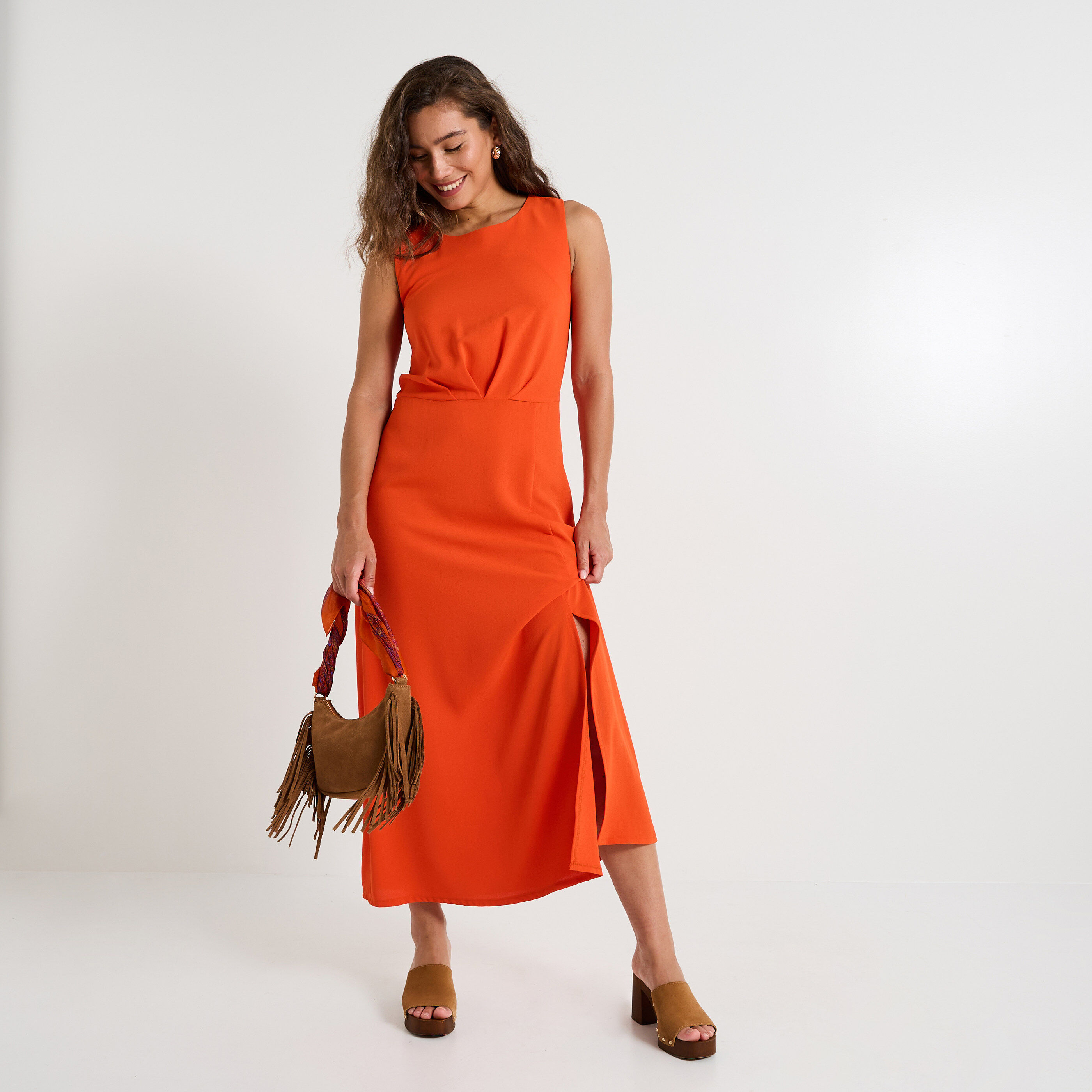 Robe longue chic satin&eacute;e