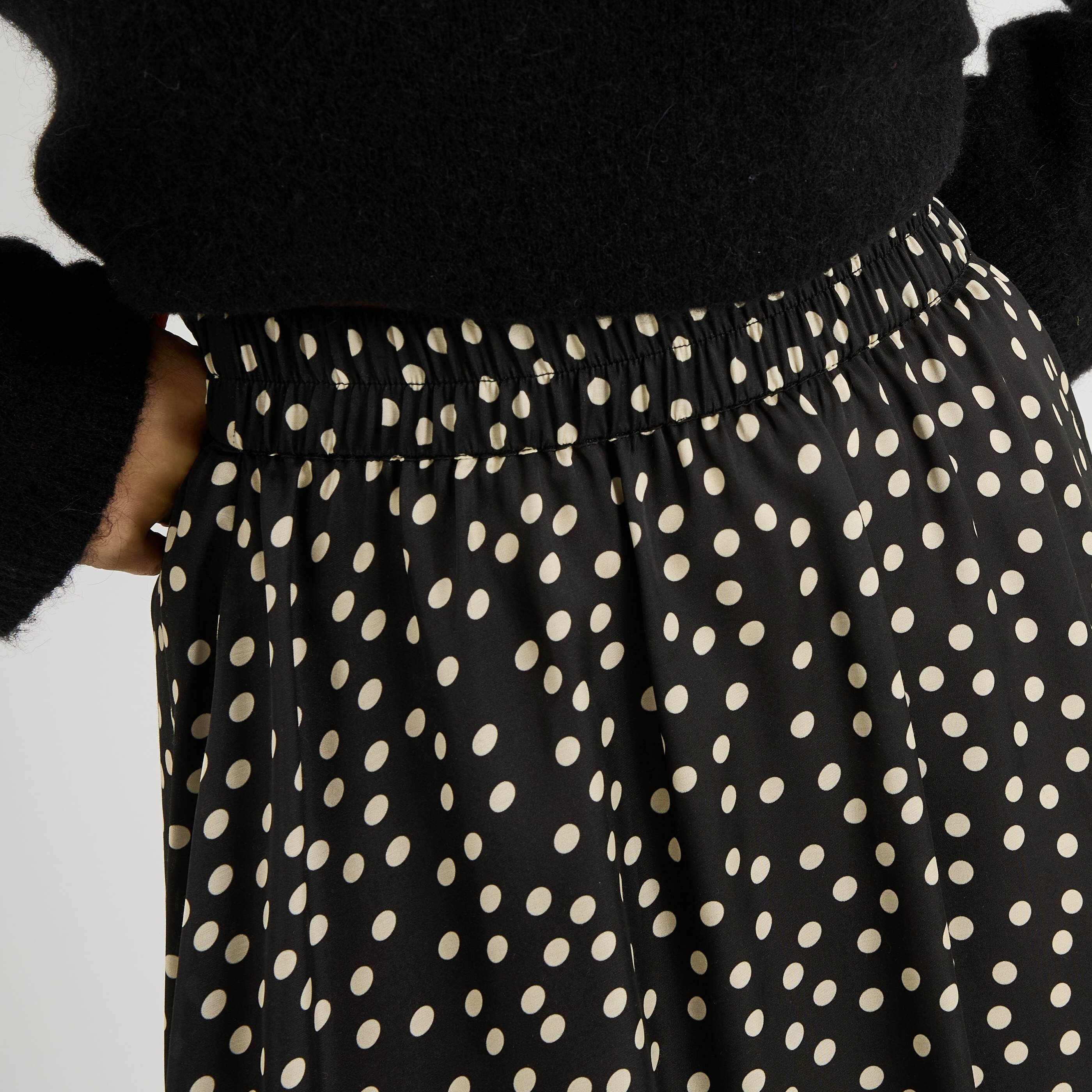 Jupe mi-longue imprim&eacute; &agrave; pois