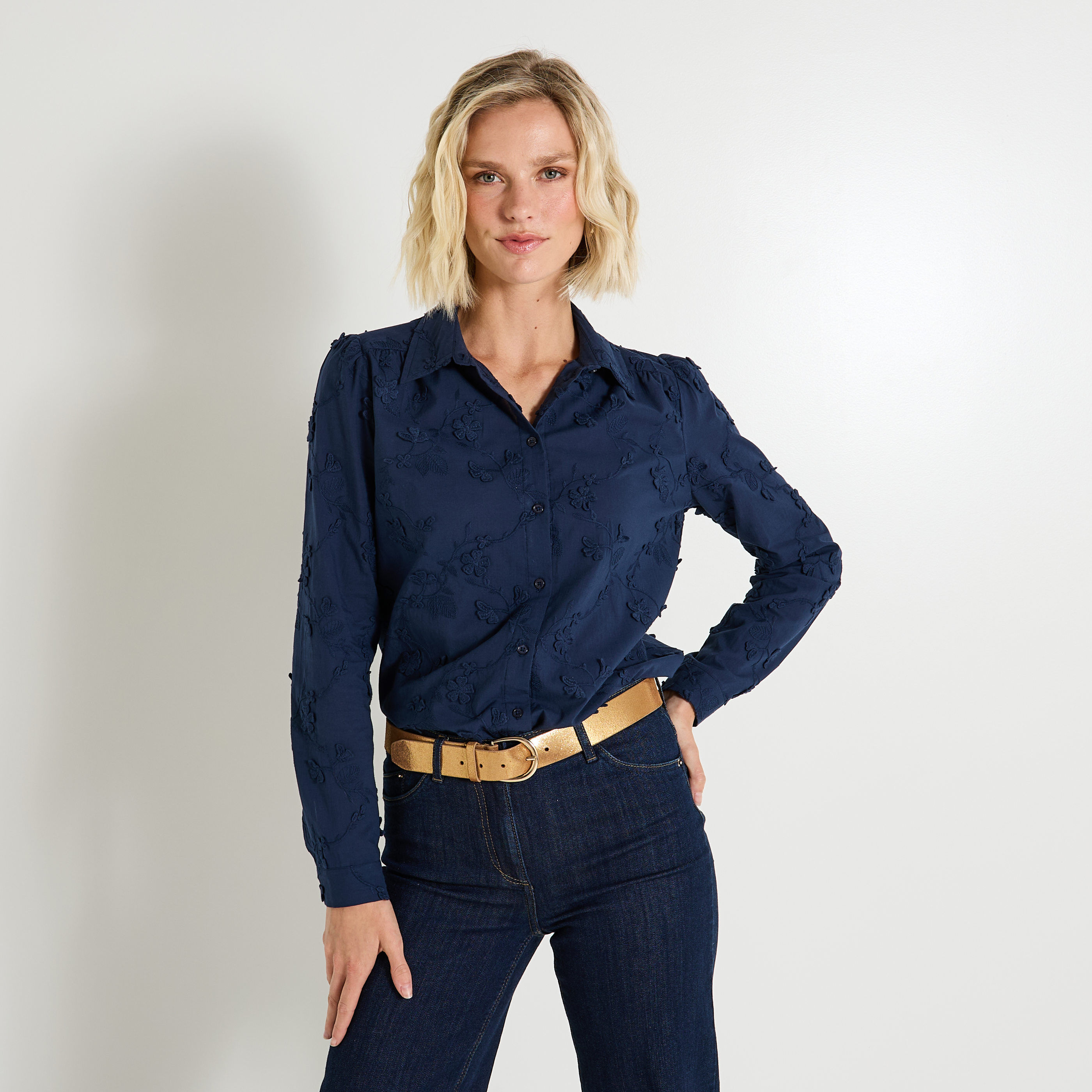 Chemise broderies florales femme