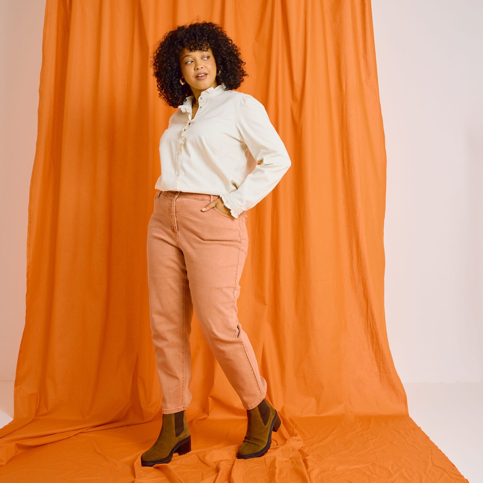 Chemise col volanté femme