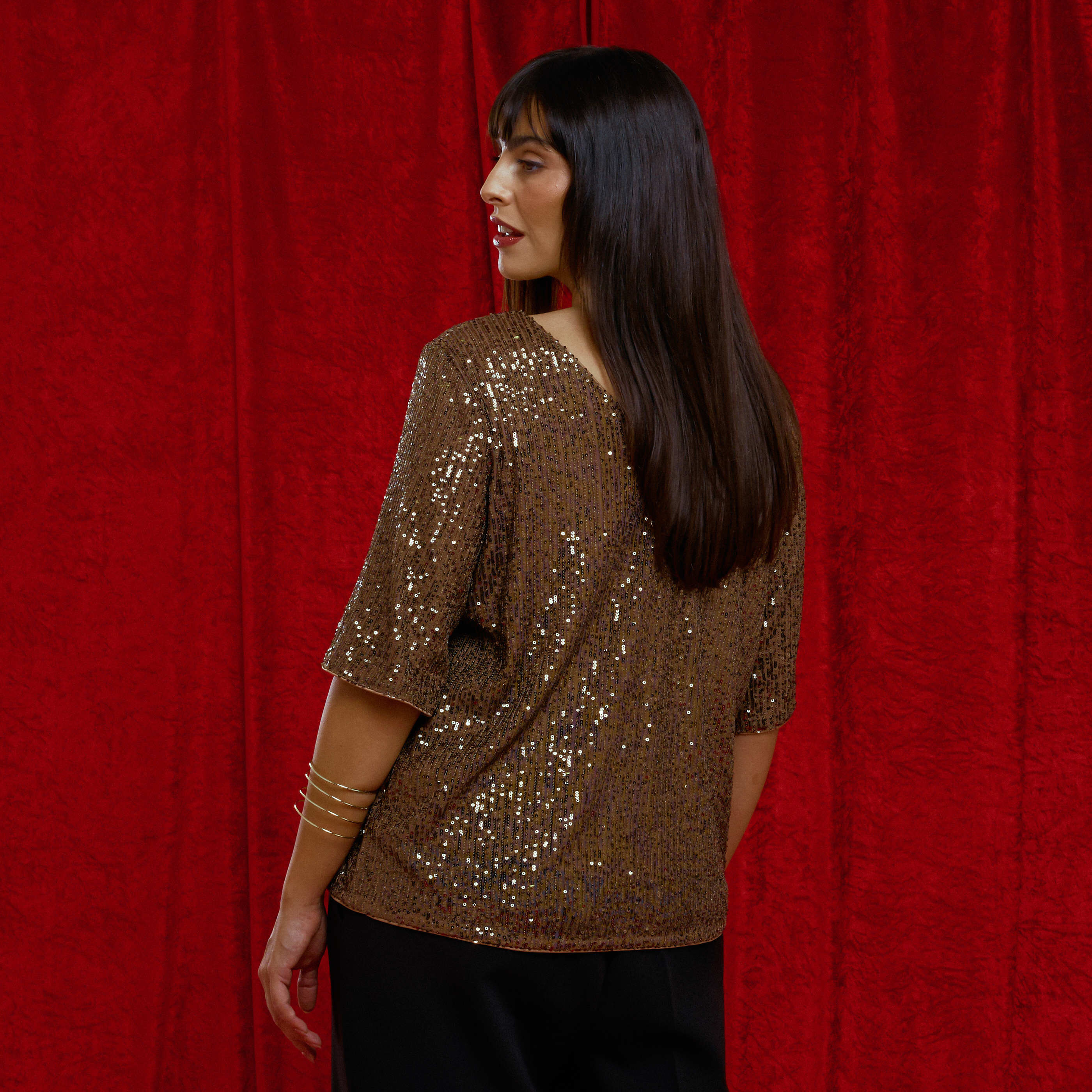 T-shirt &agrave; sequins manches courtes femme