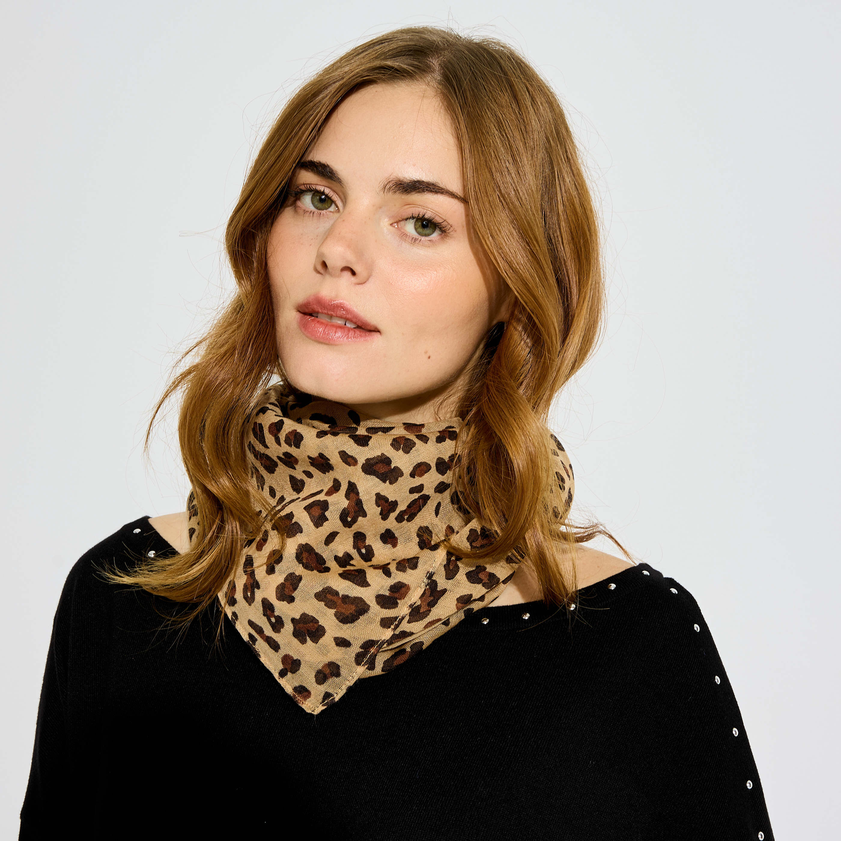 &Eacute;tole motif animalier femme