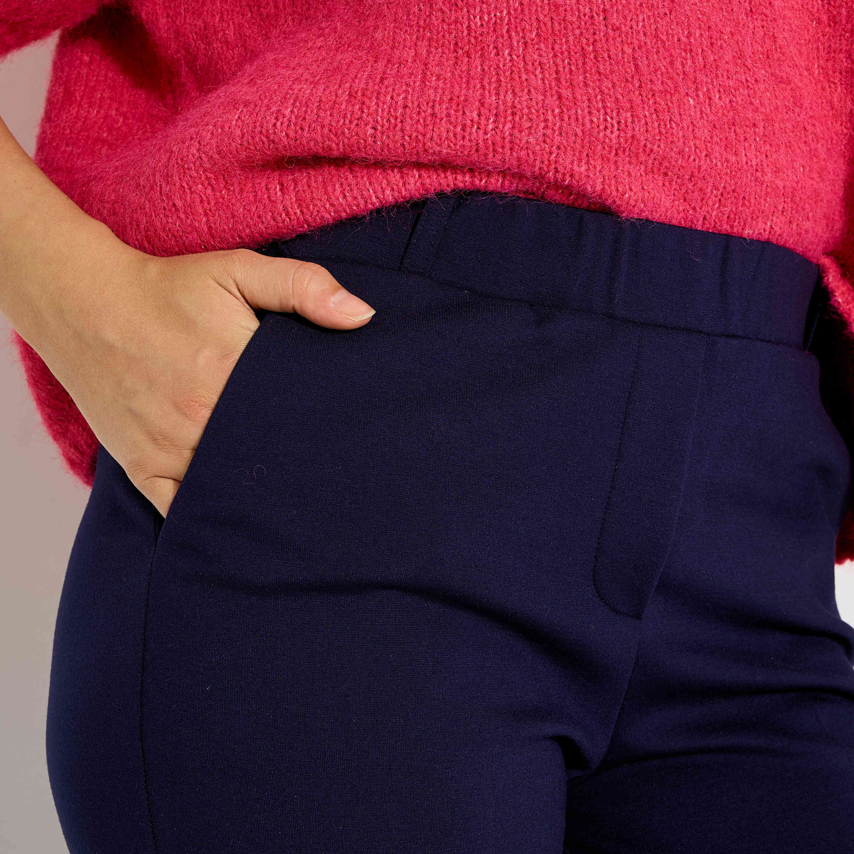 Pantalon fusel&eacute; en maille femme