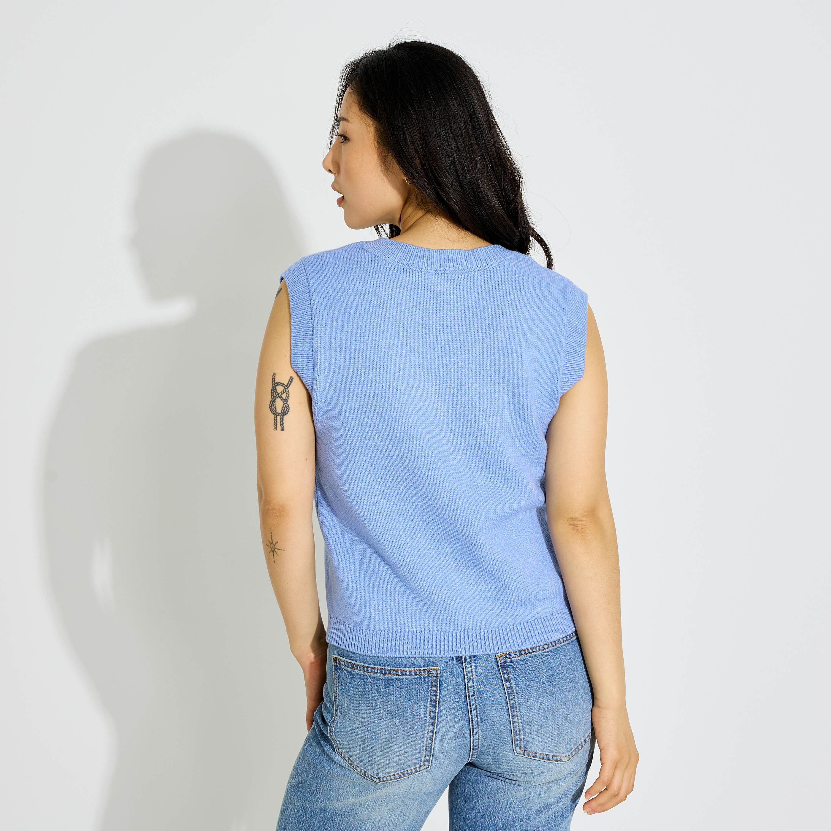Pull sans manches col V femme