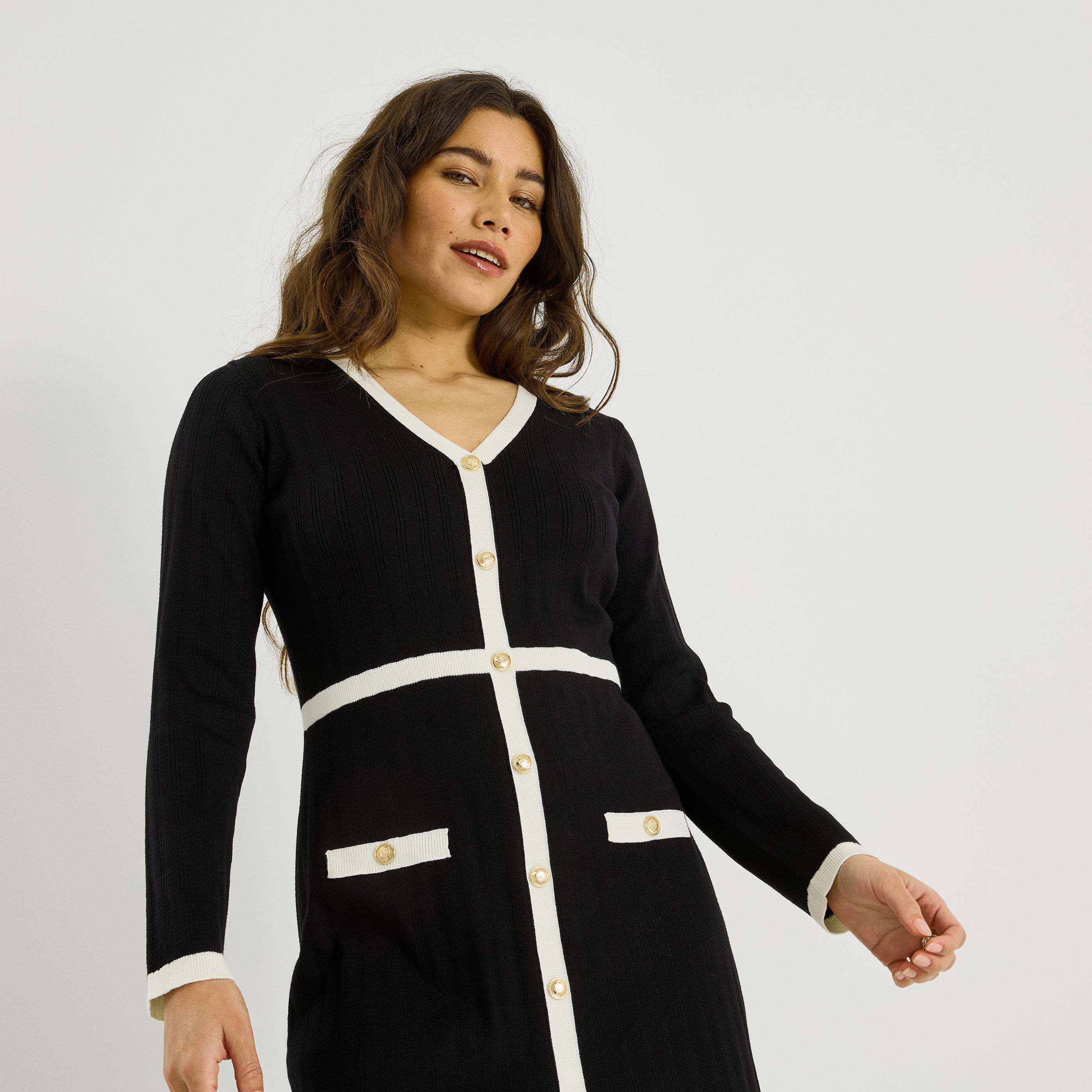 Robe pull bicolore avec boutons