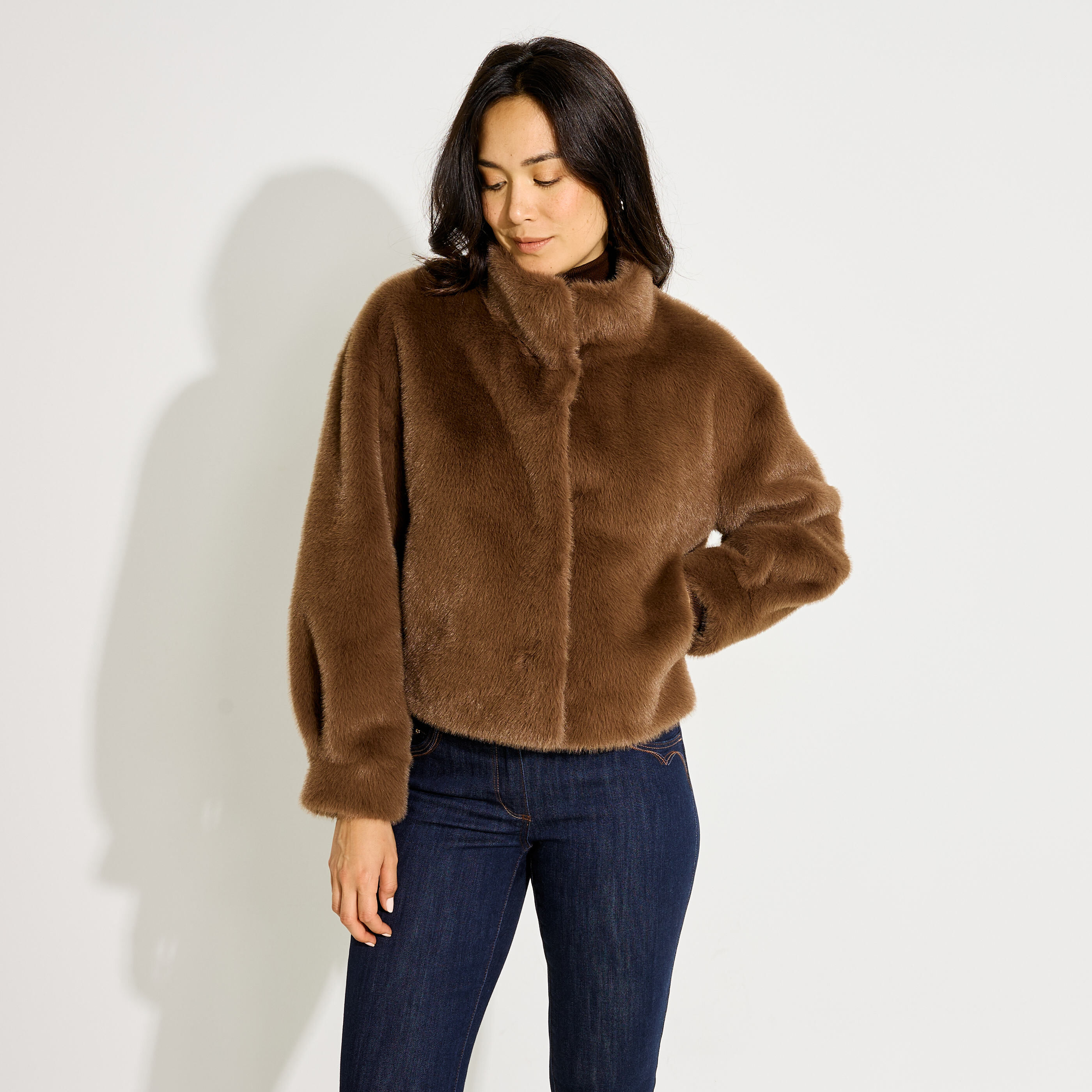 Manteau court imitation fourrure femme