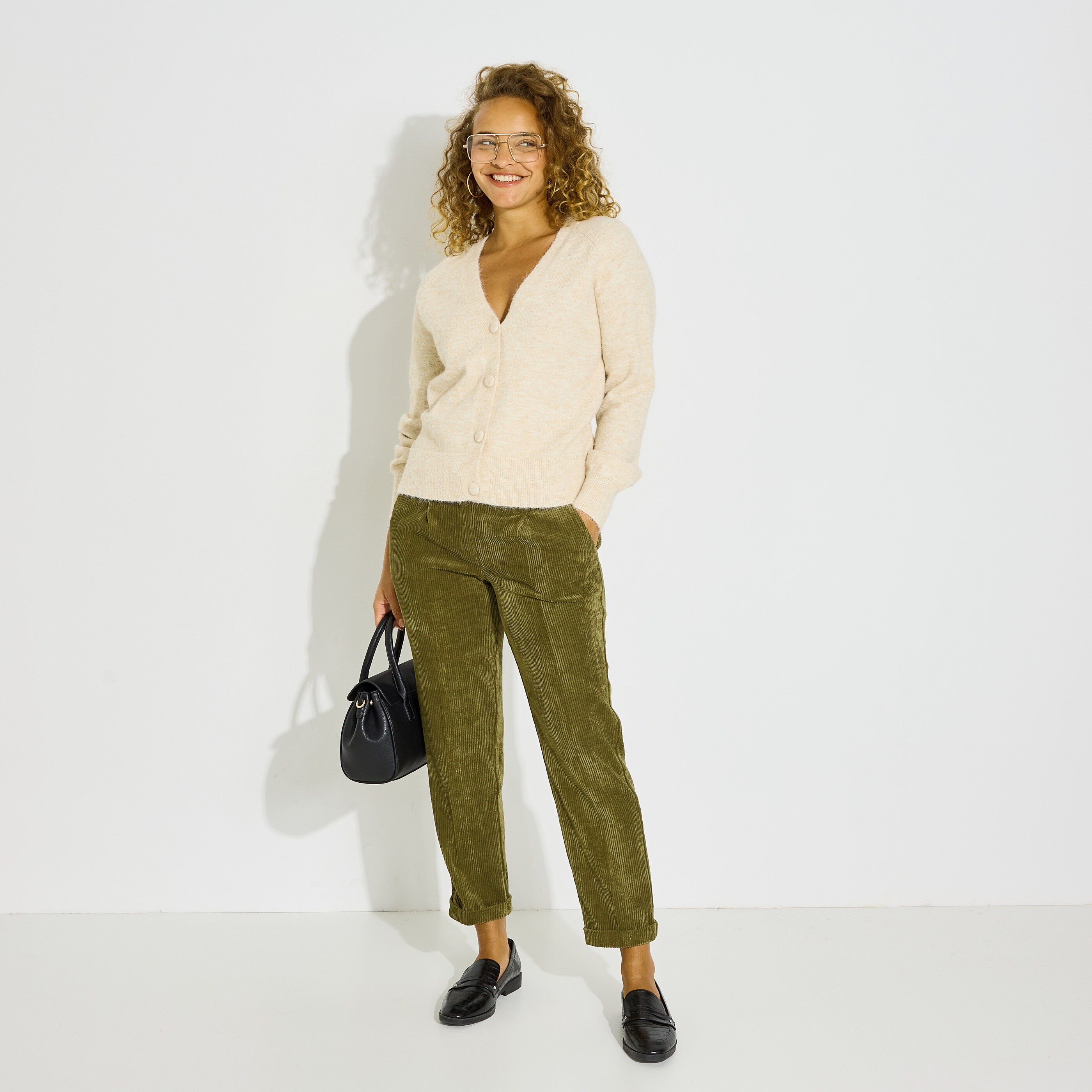 Pantalon chino velours &agrave; revers femme