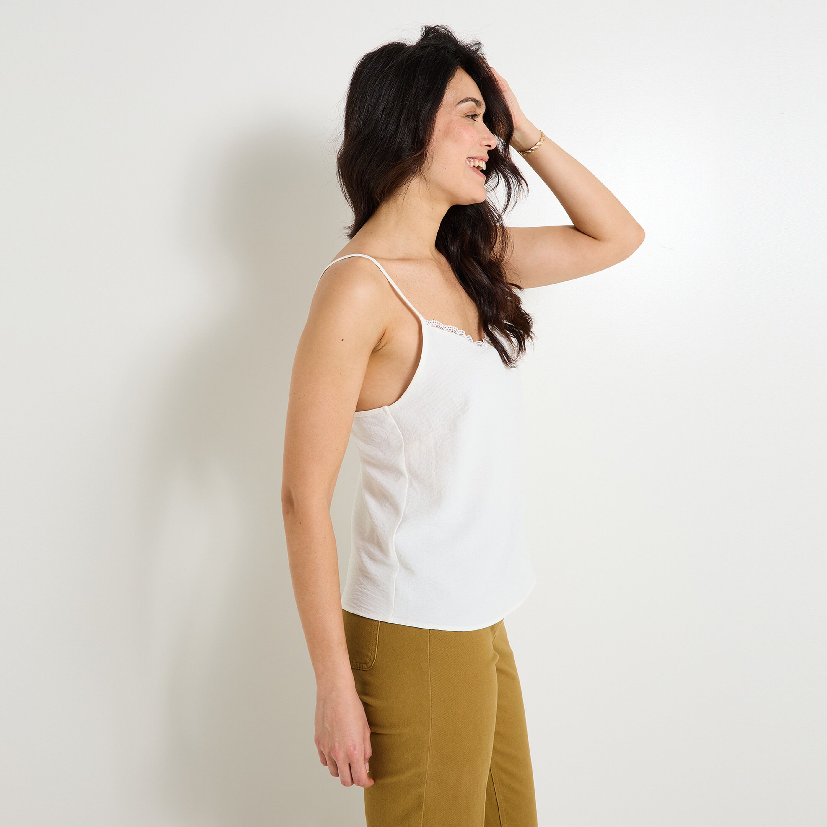 D&eacute;bardeur col V femme