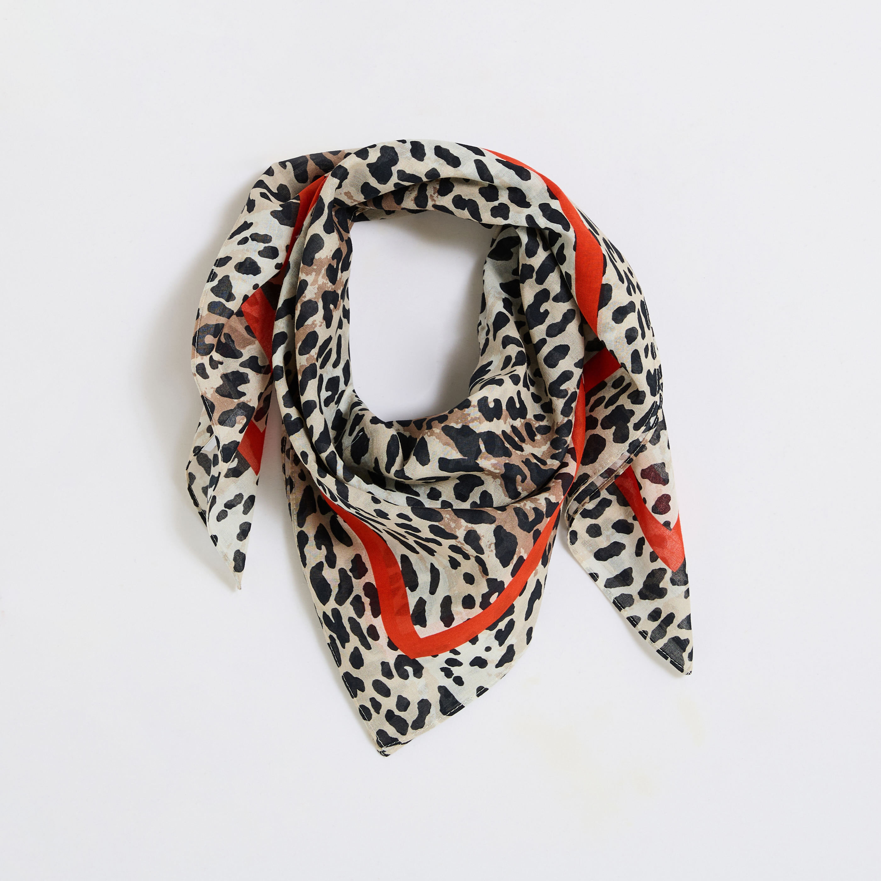 Foulard imprim&eacute; l&eacute;opard femme