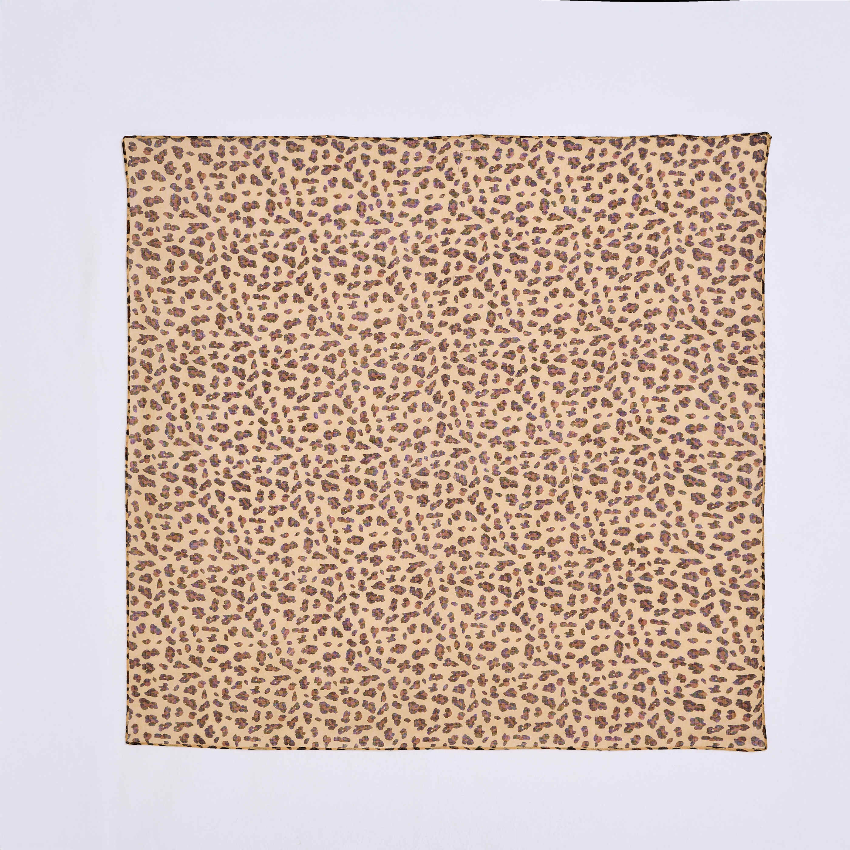 &Eacute;tole motif animalier femme