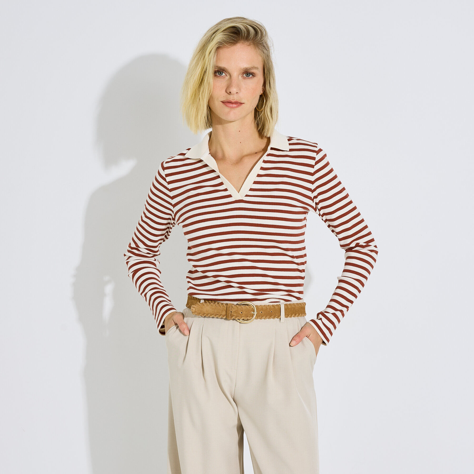T-shirt col polo ray&eacute; femme