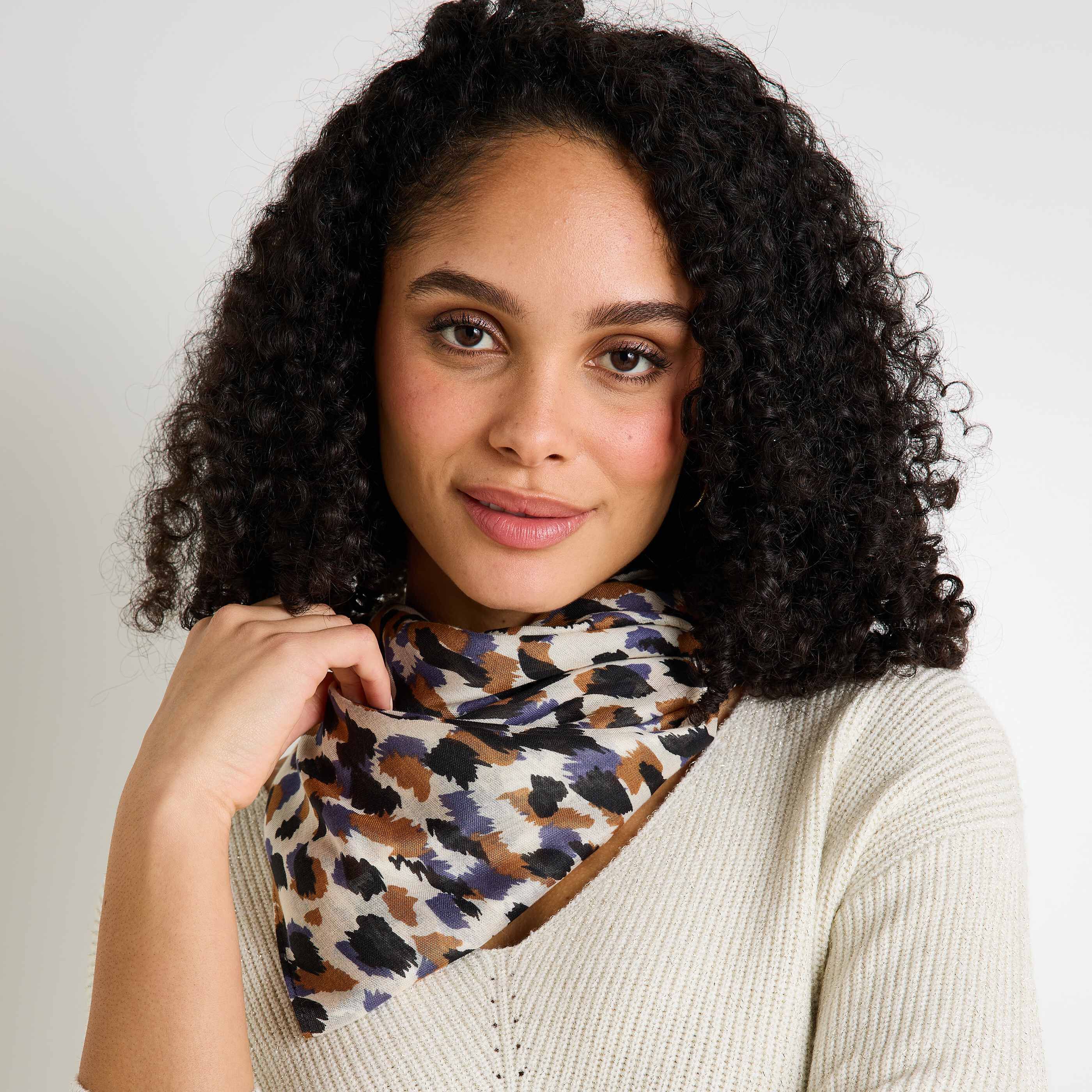 Etole longue imprim&eacute;e femme