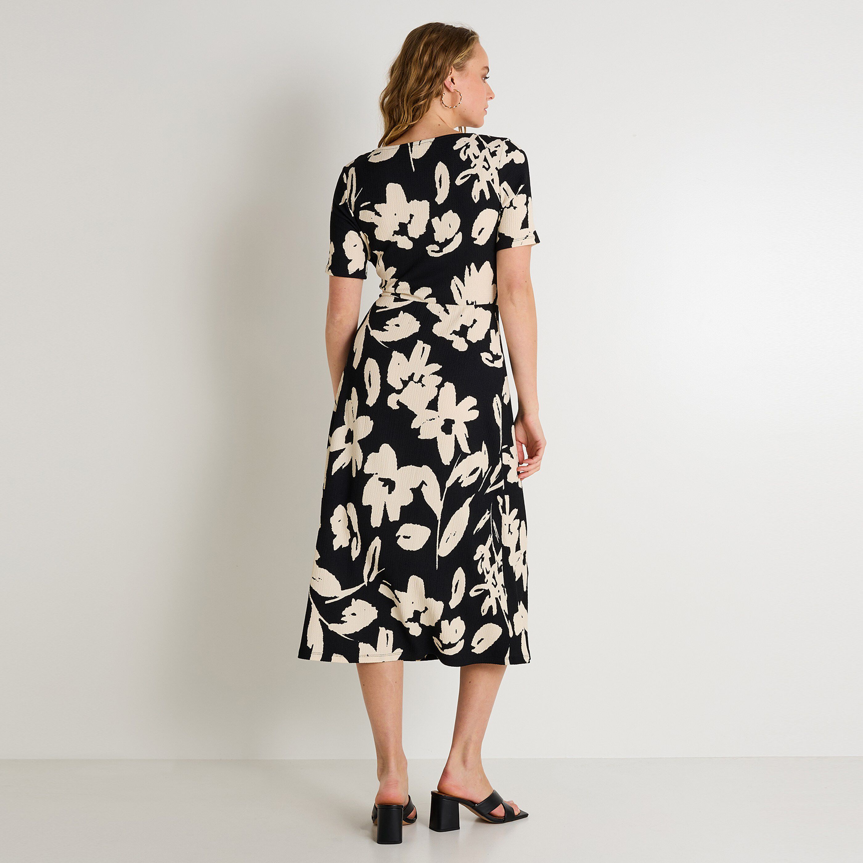 Robe &agrave; fleurs femme