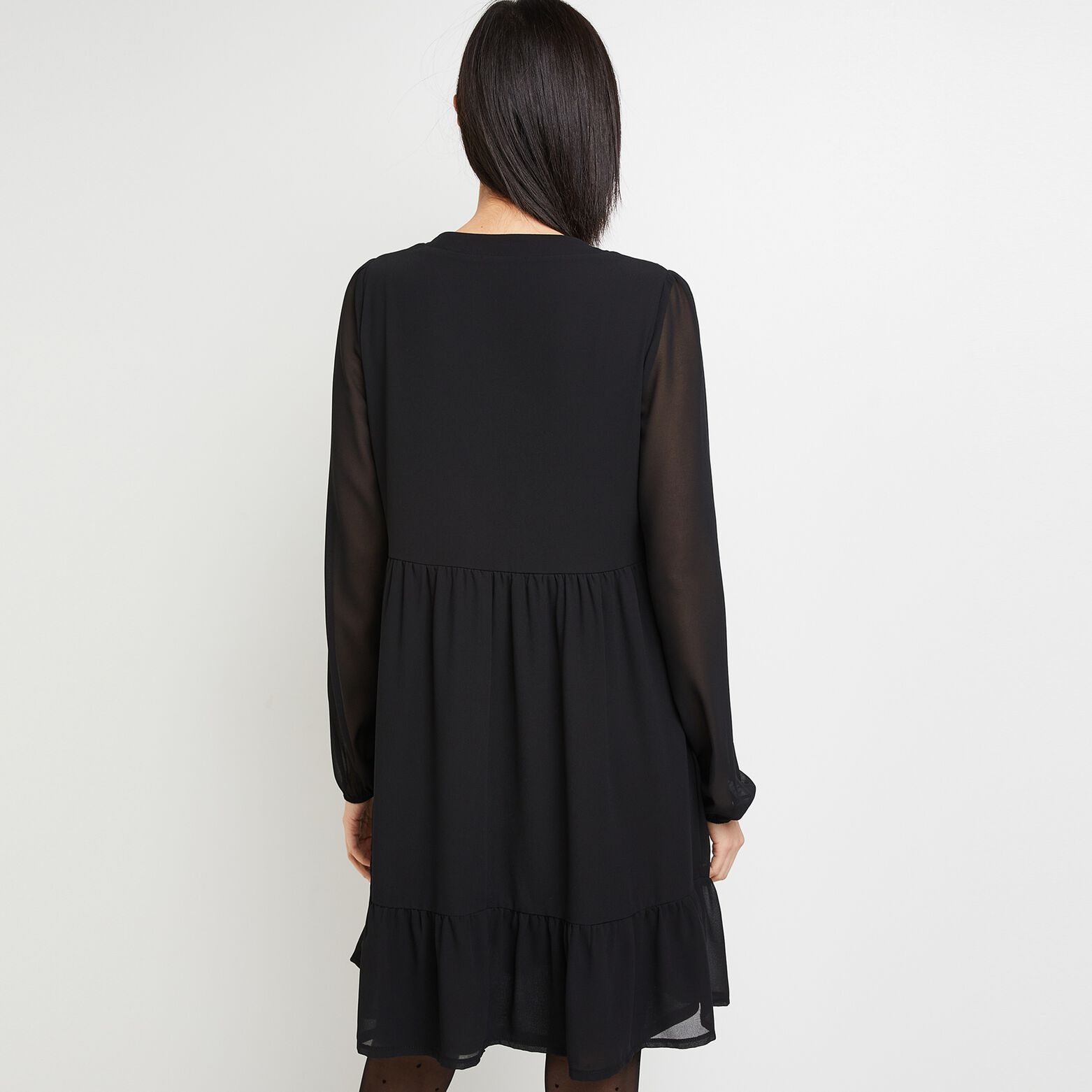 Robe noir avec jeu de transparence