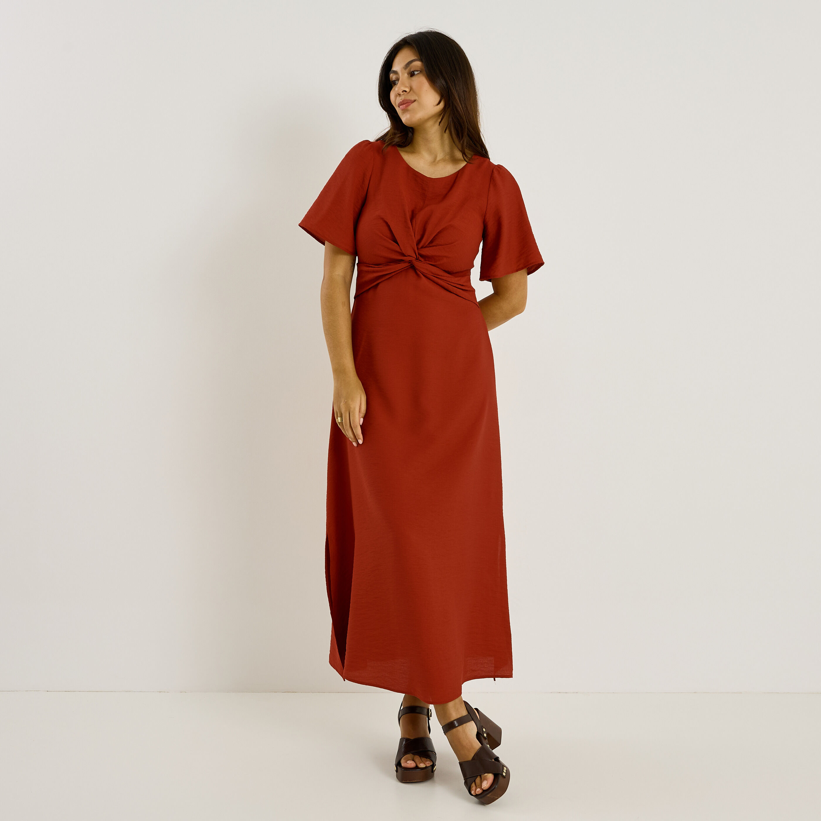 Robe longue habill&eacute;e unie &agrave; fentes