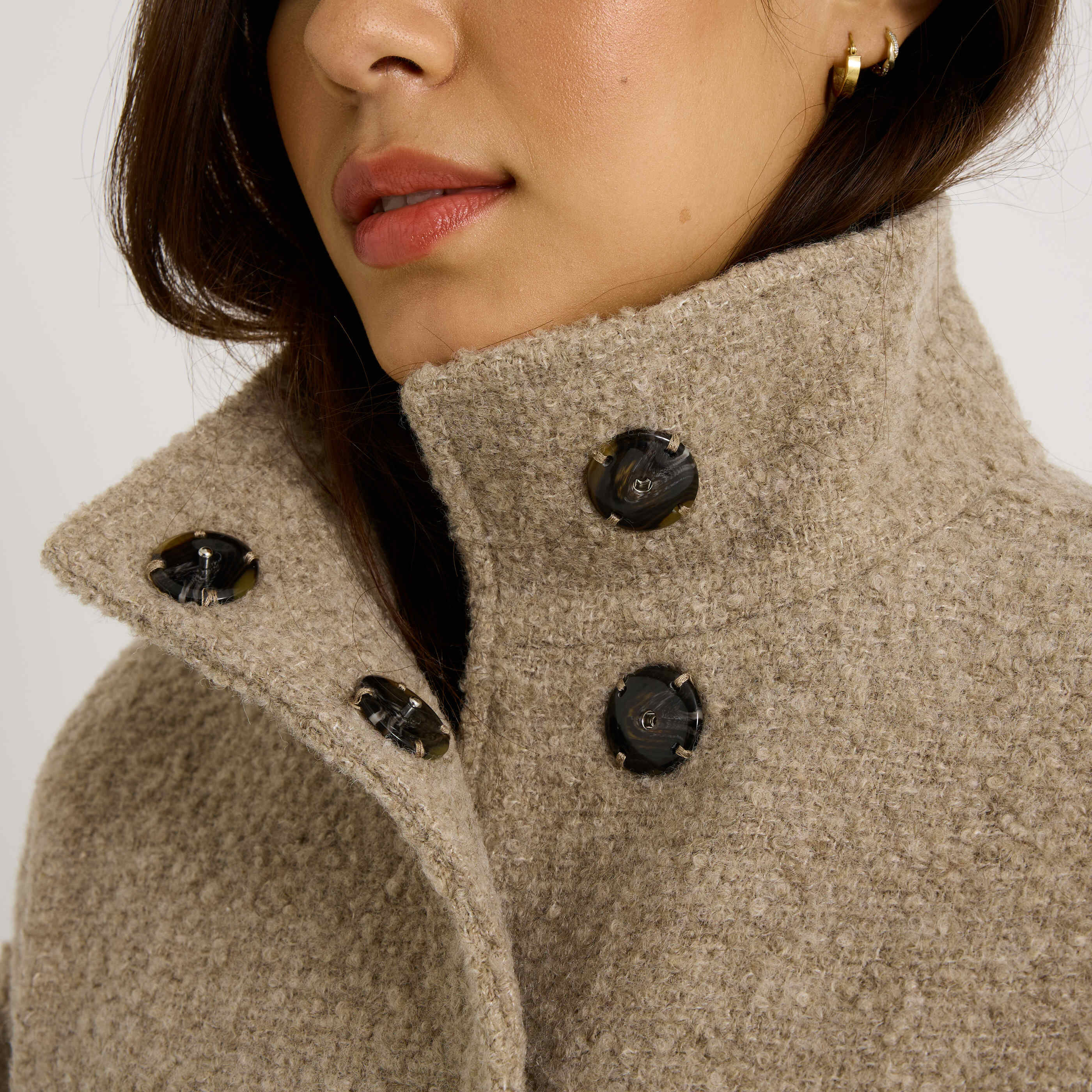 Manteau court col montant femme