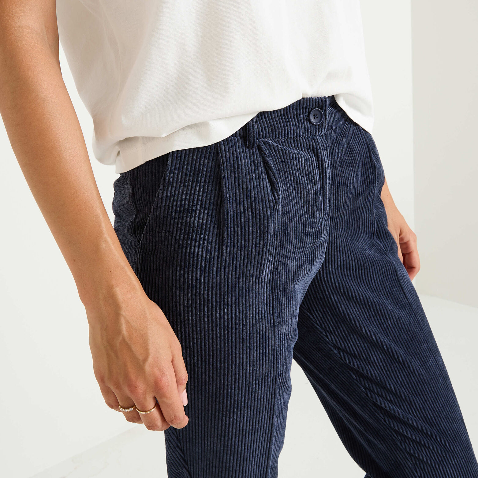 Pantalon tall en velours à revers femme