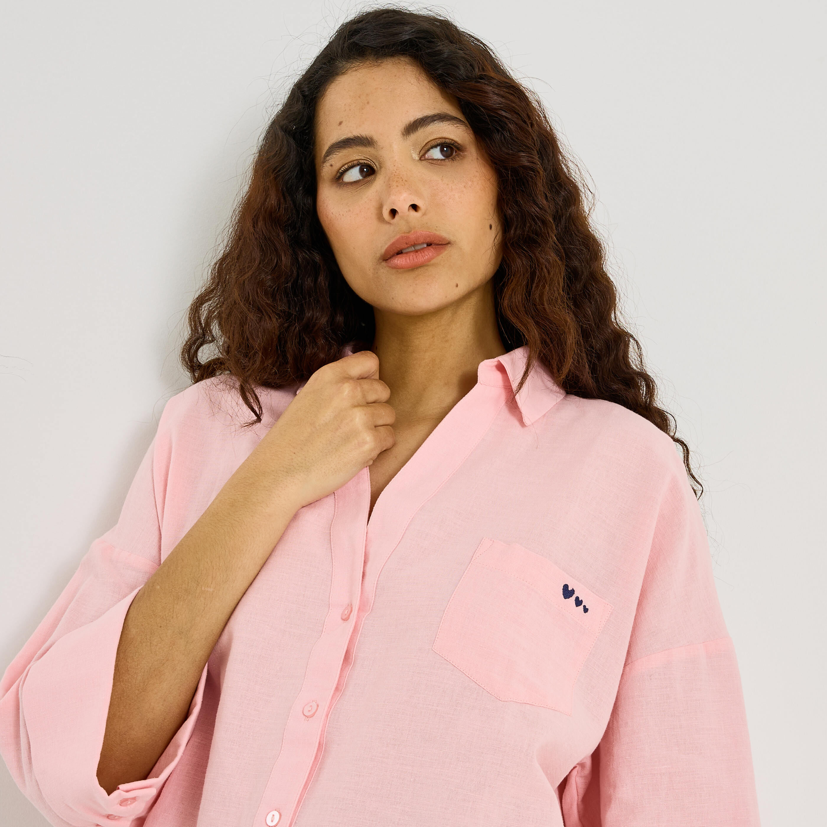 Chemise d&eacute;tail broderie femme
