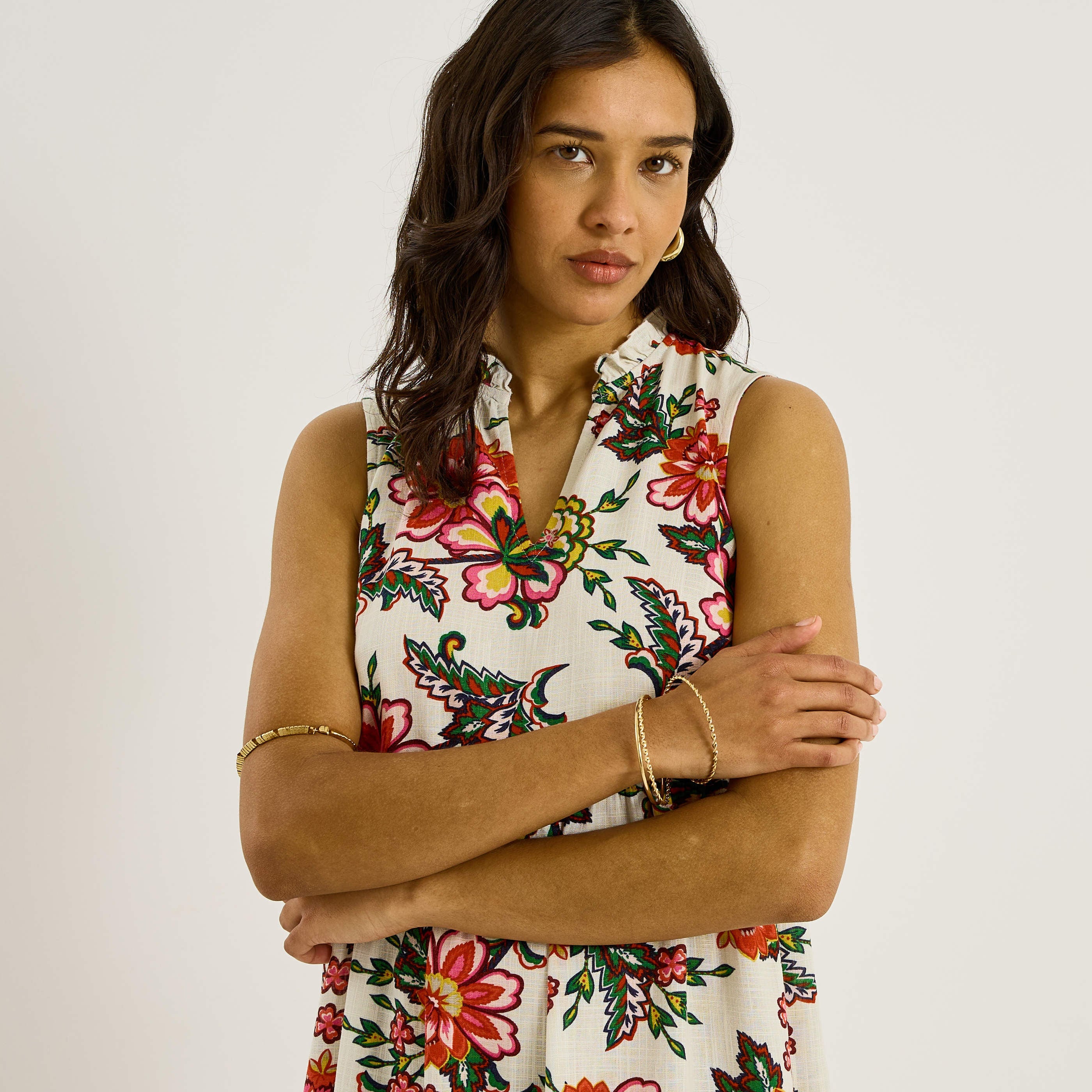 Robe longue sans manches imprim&eacute; floral