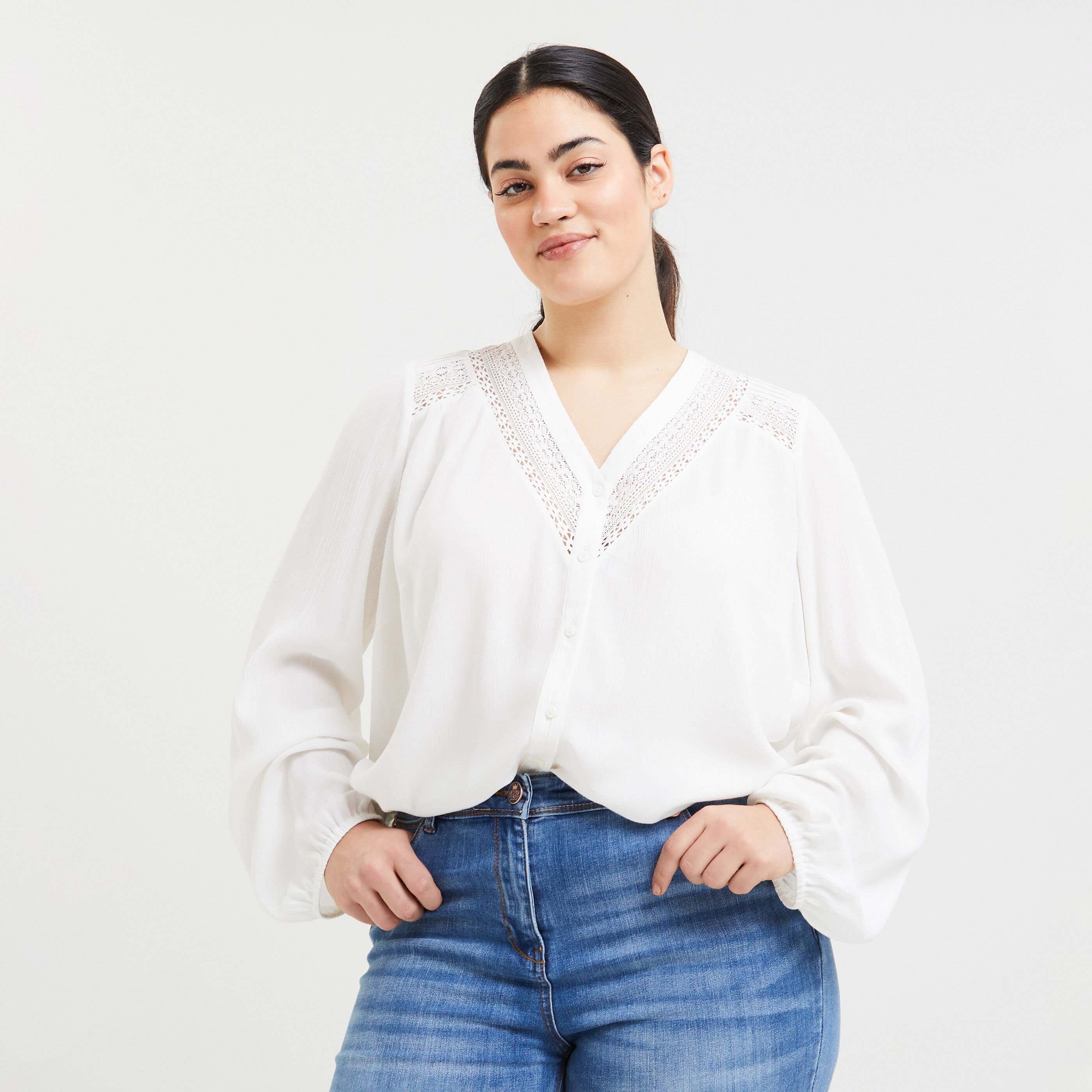 Chemise d&eacute;tails ajour&eacute;s femme