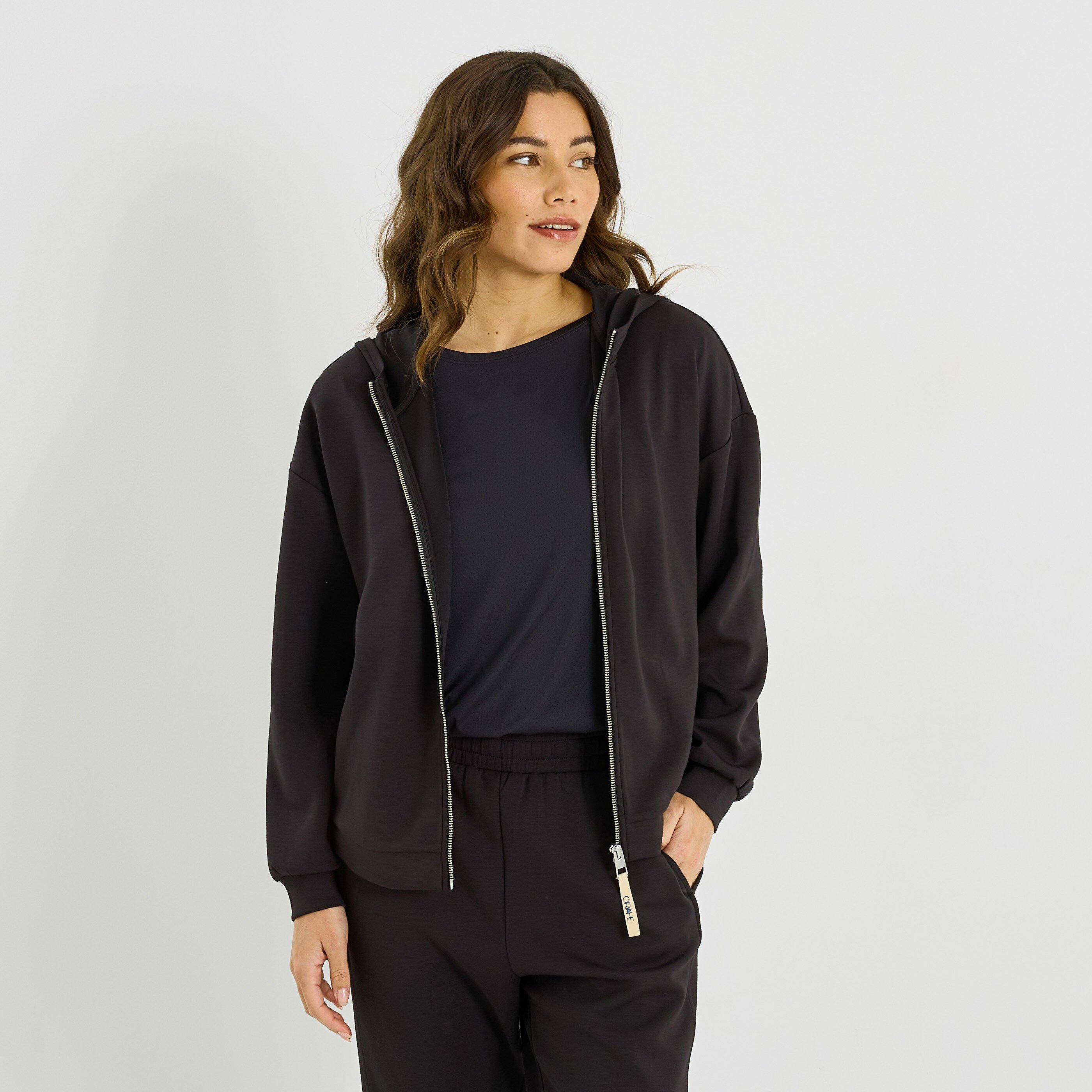 Gilet zipp&eacute; &agrave; capuche femme