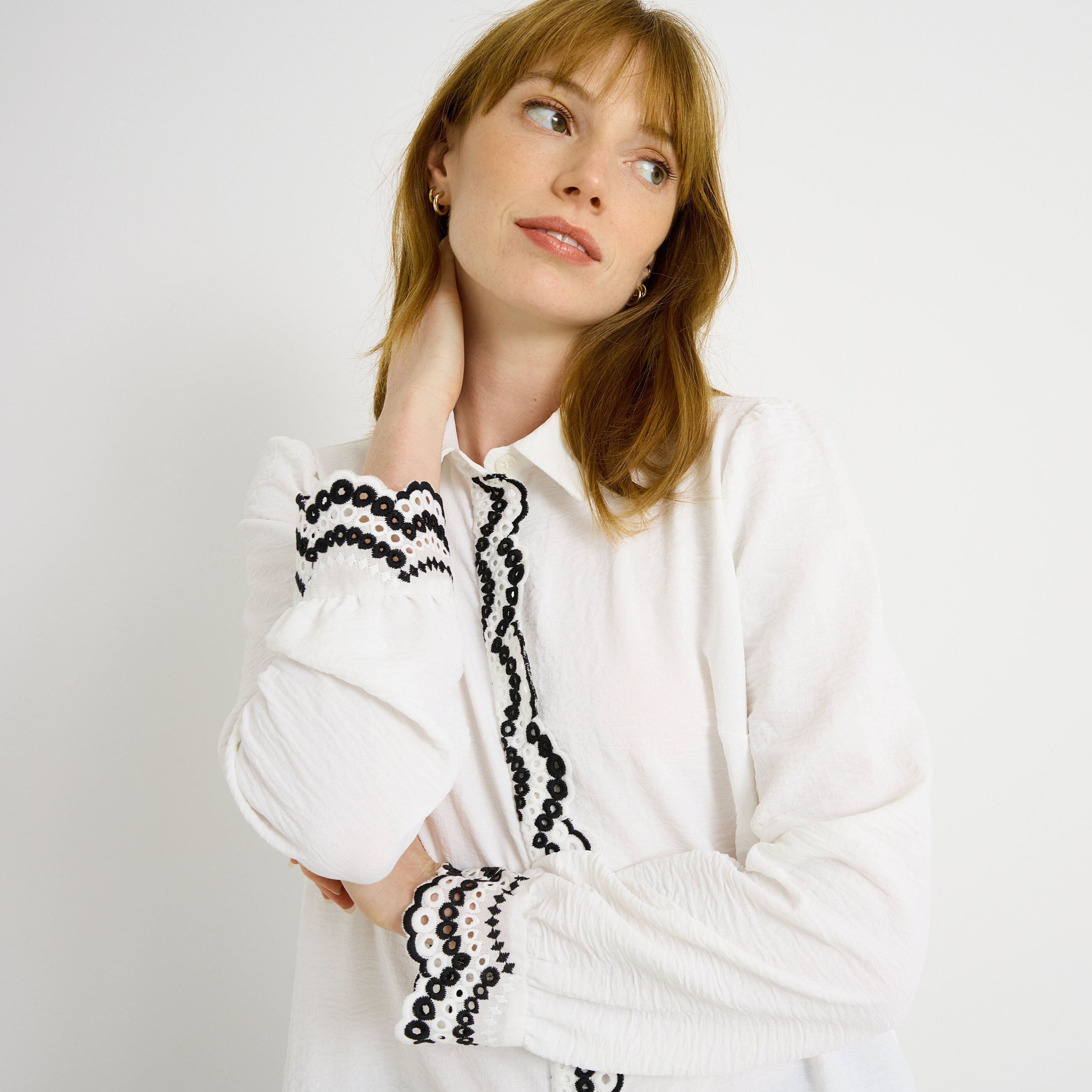 Chemise bicolore d&eacute;tails fantaisie femme