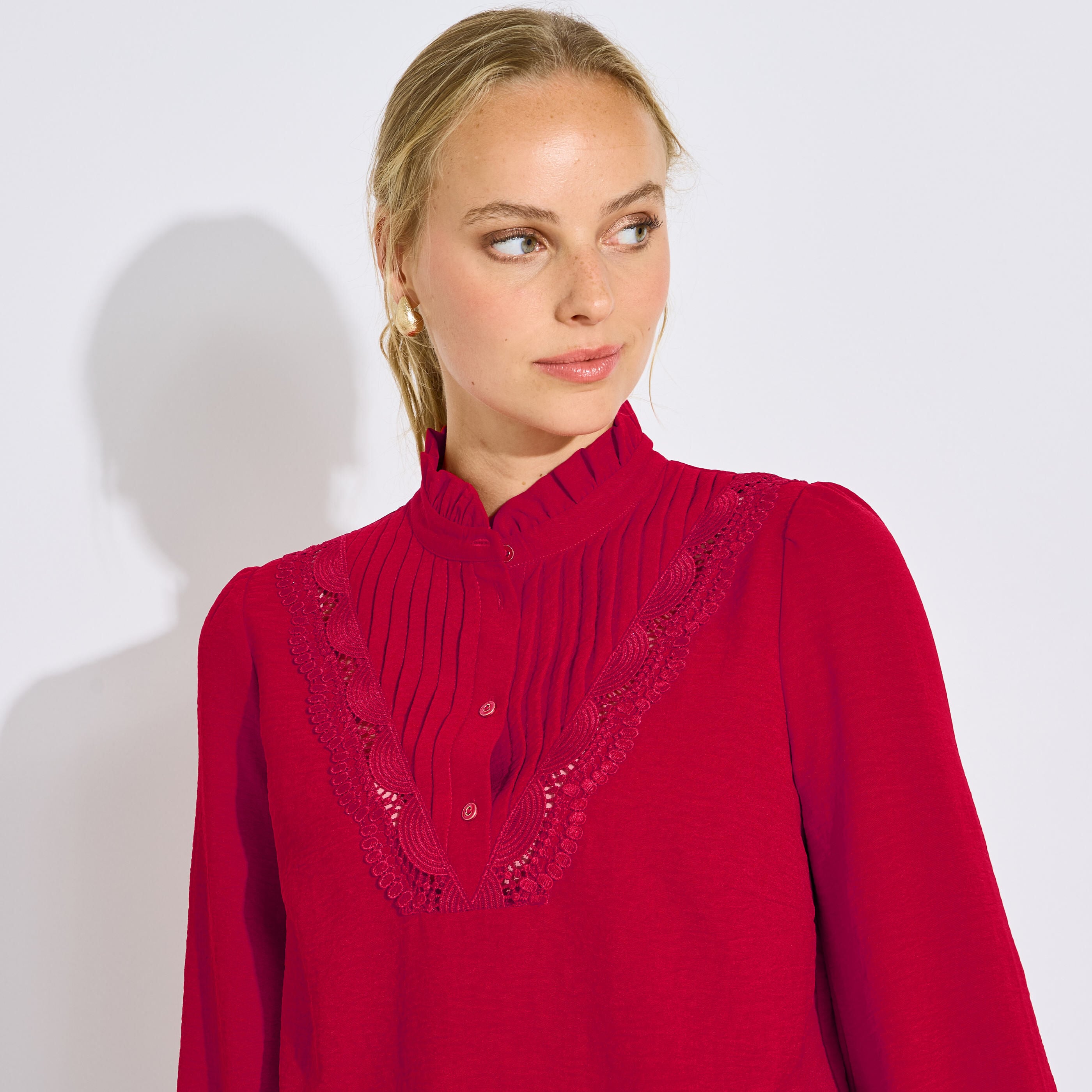 Blouse col montant pliss&eacute; femme