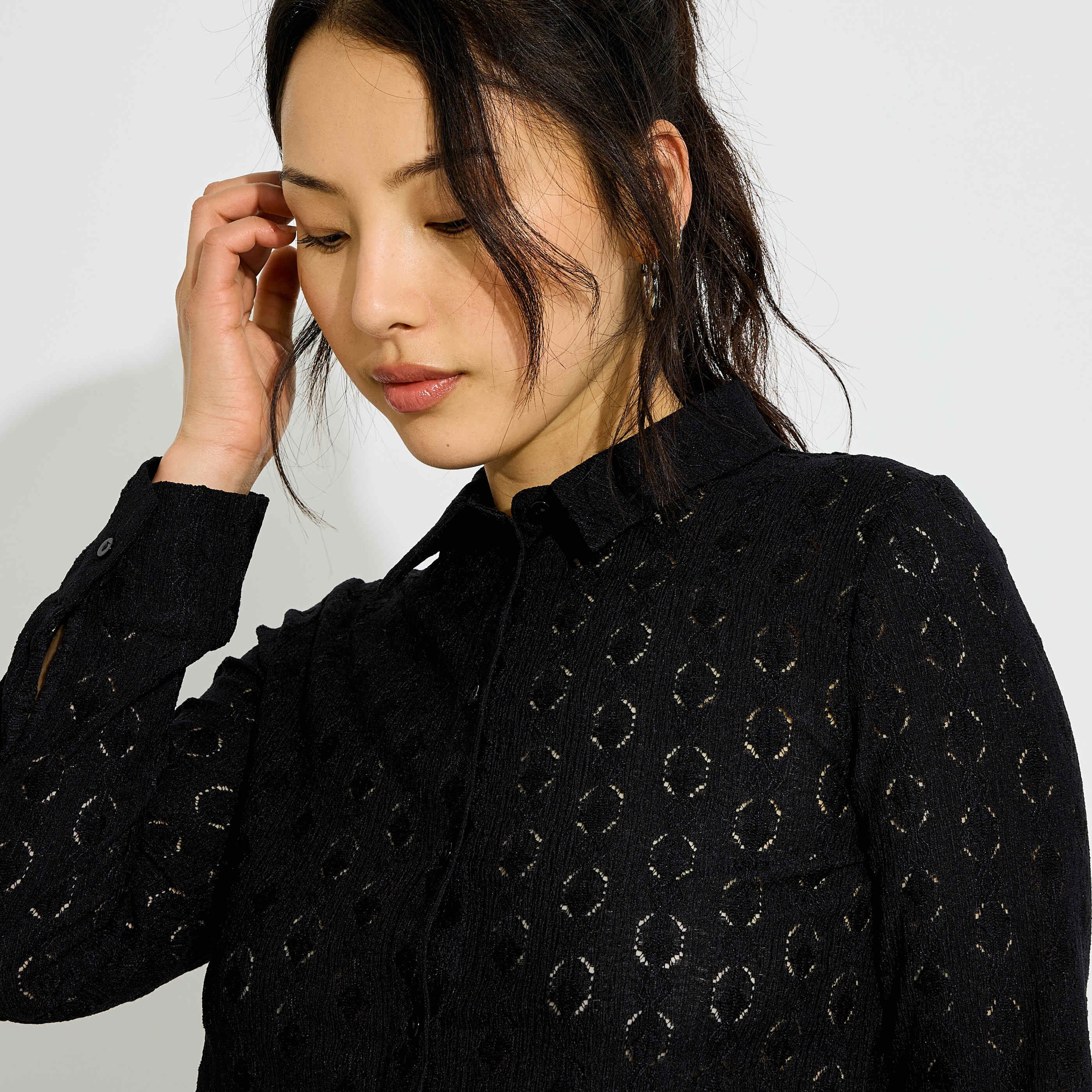 Chemise maille ajour&eacute;e femme