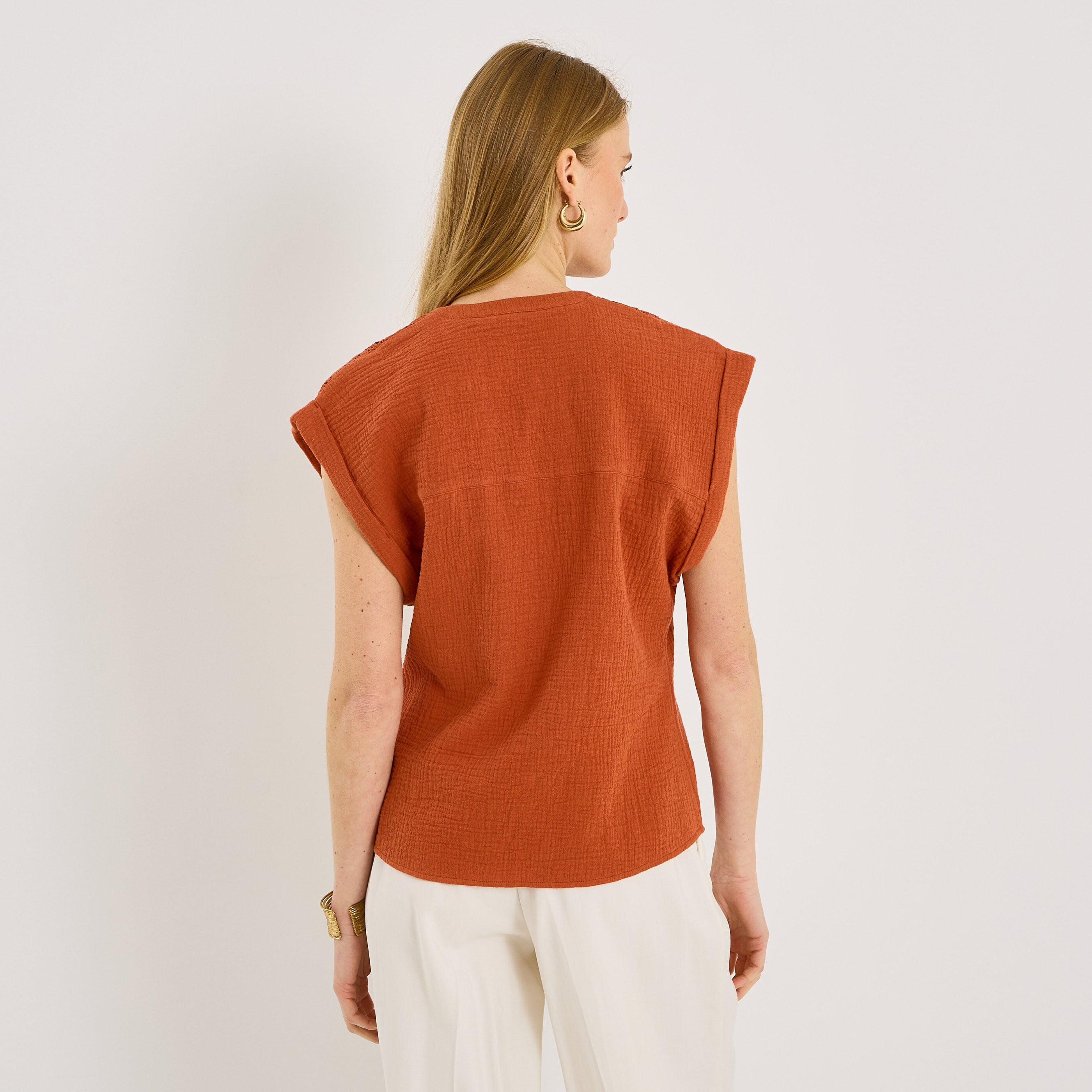 Blouse en gaze de coton &agrave; col V femme