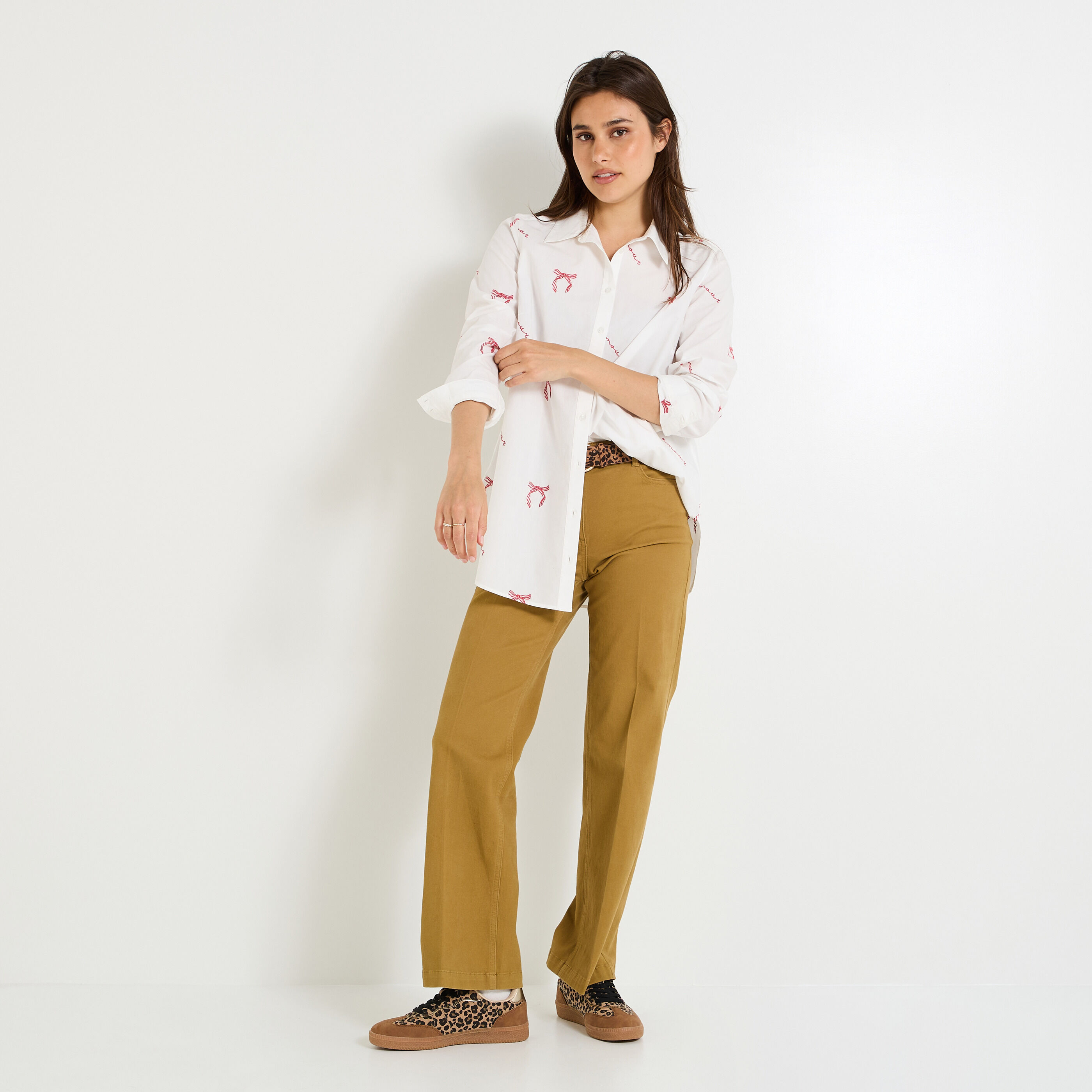 Chemise n&oelig;uds brod&eacute;s femme