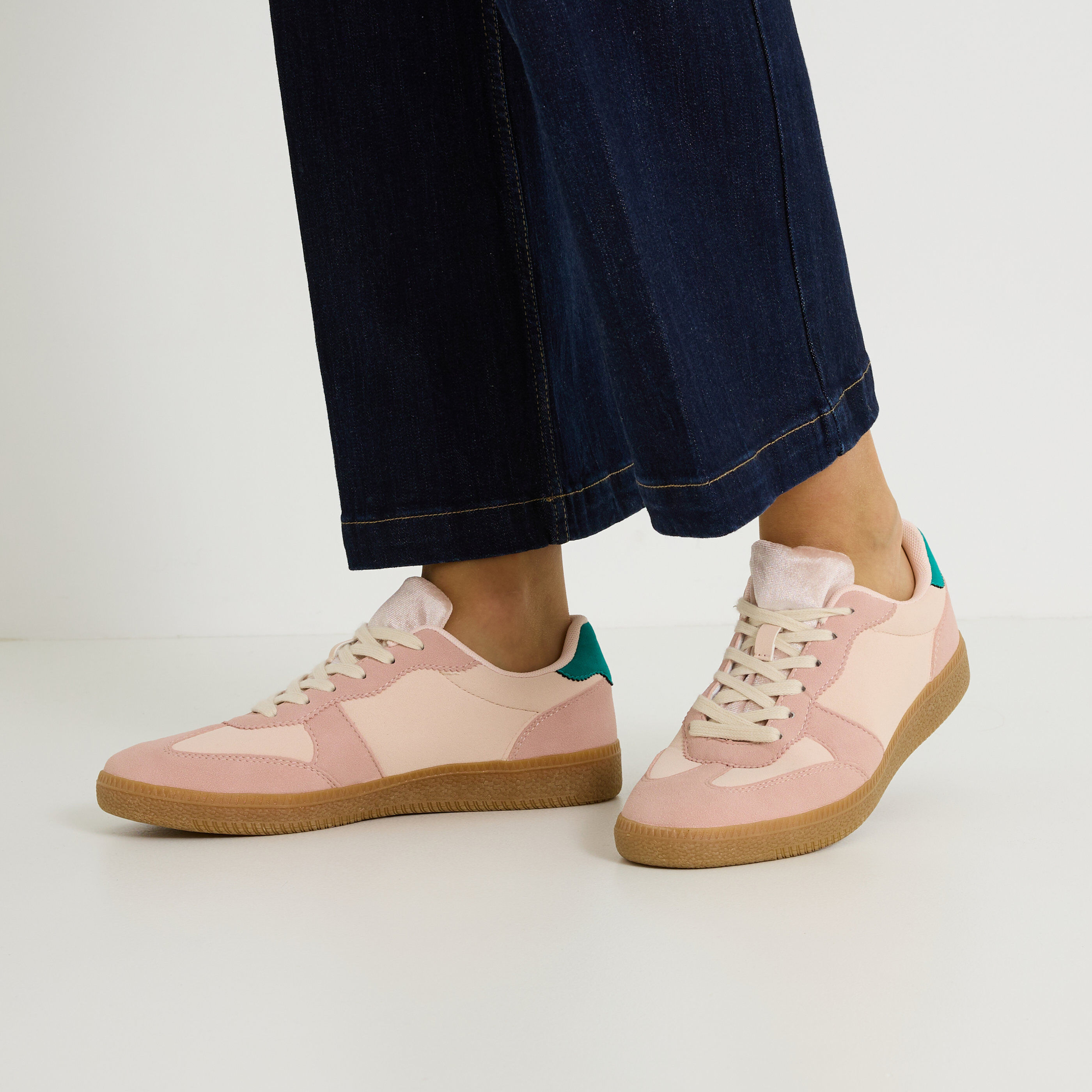 Baskets basses unies femme