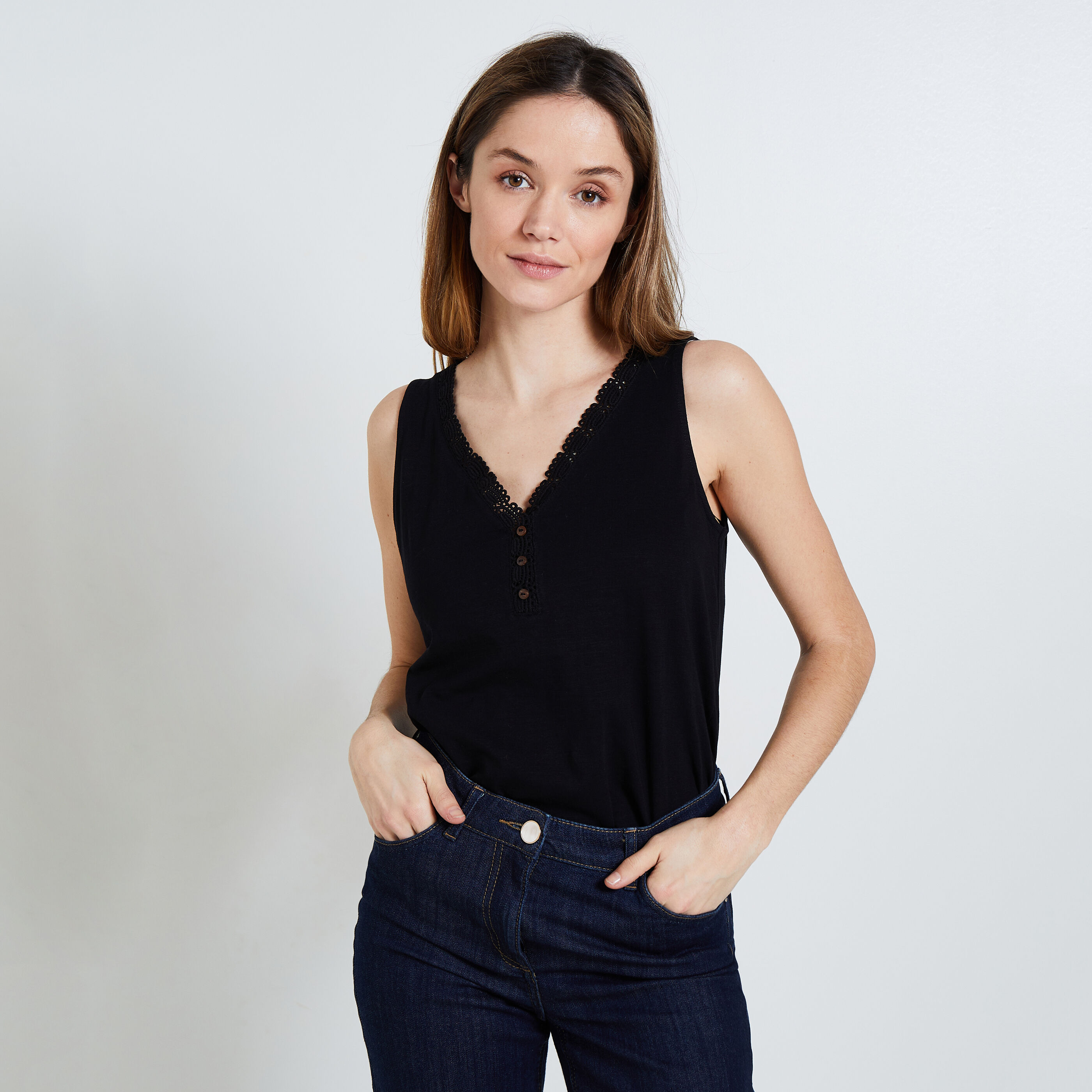 D&eacute;bardeur col V femme