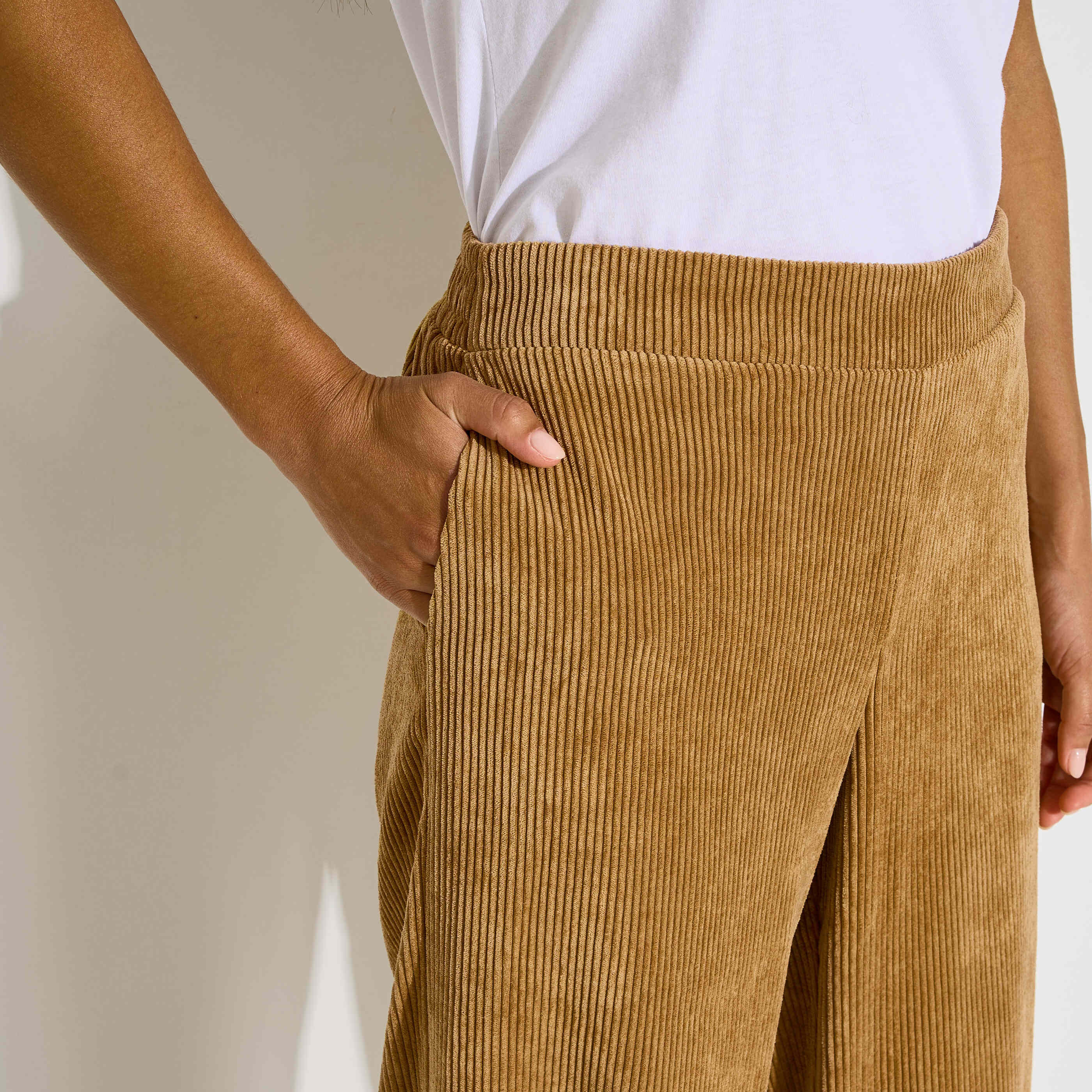 Pantalon velours taille &eacute;lastiqu&eacute;e femme