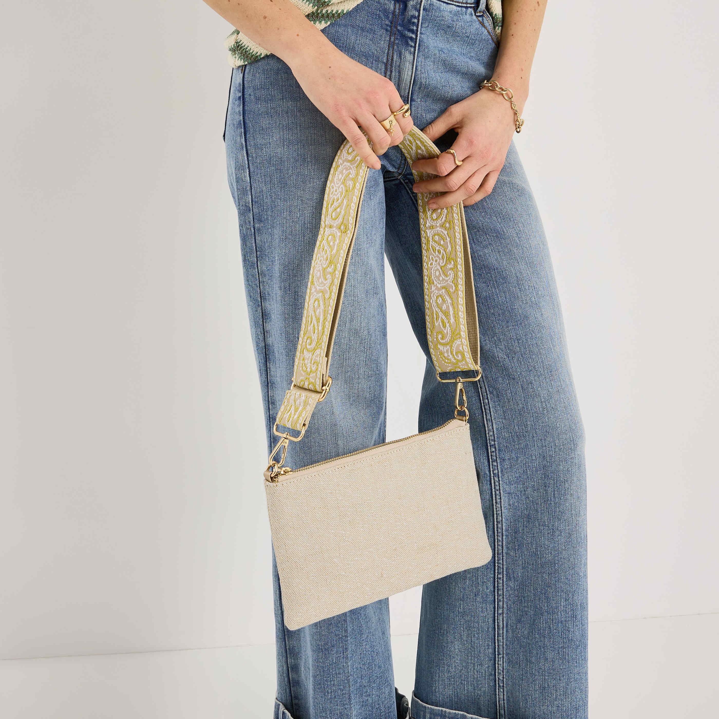 Pochette brillante avec sangle femme