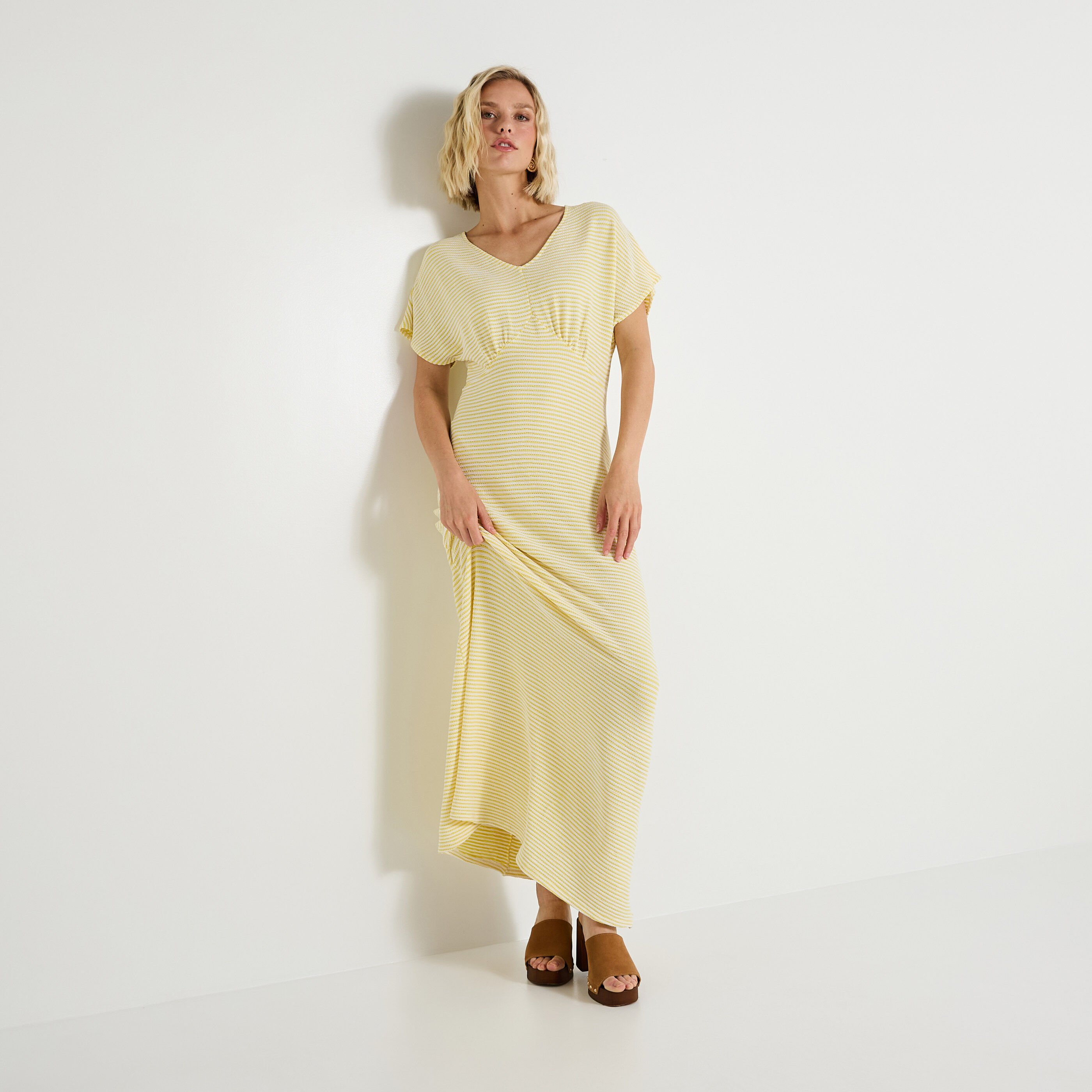 Robe longue en maille ray&eacute;e