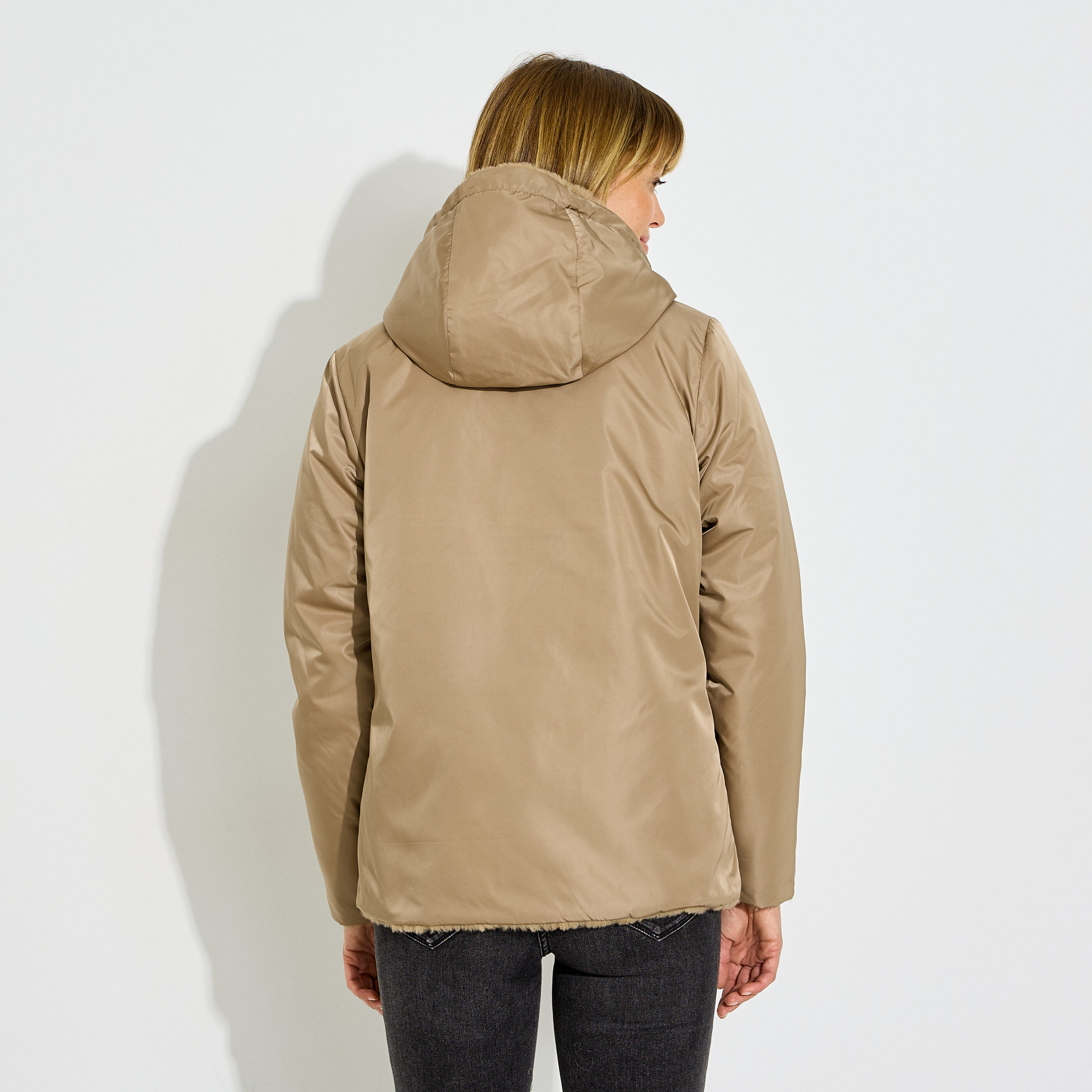 Manteau chaud r&eacute;versible &agrave; capuche femme