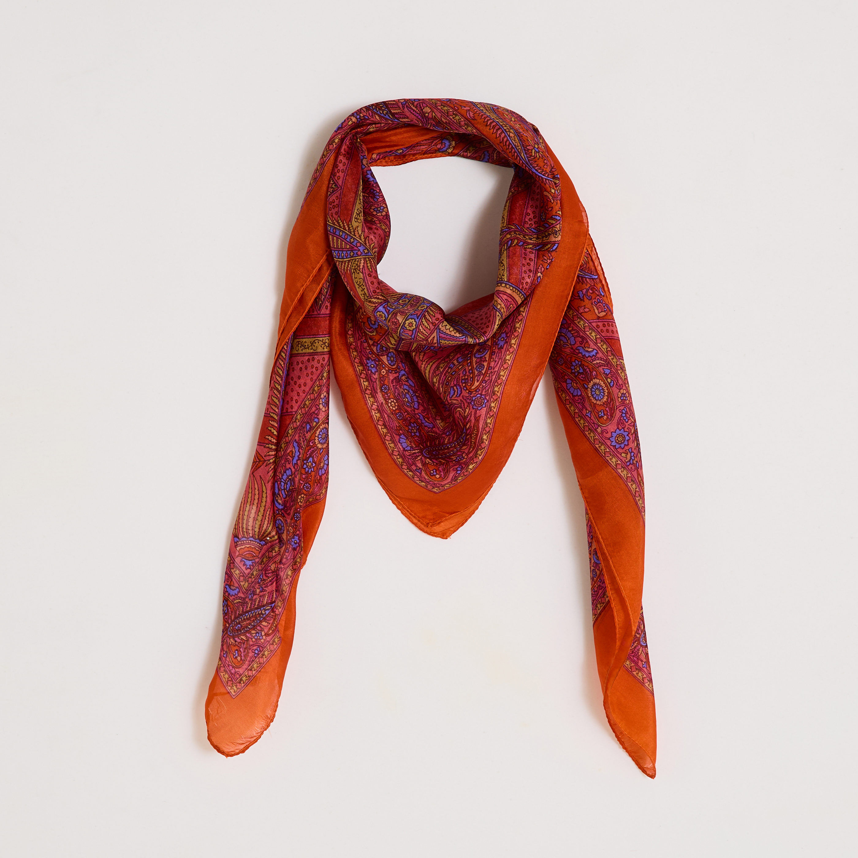 Foulard carr&eacute; en soie femme
