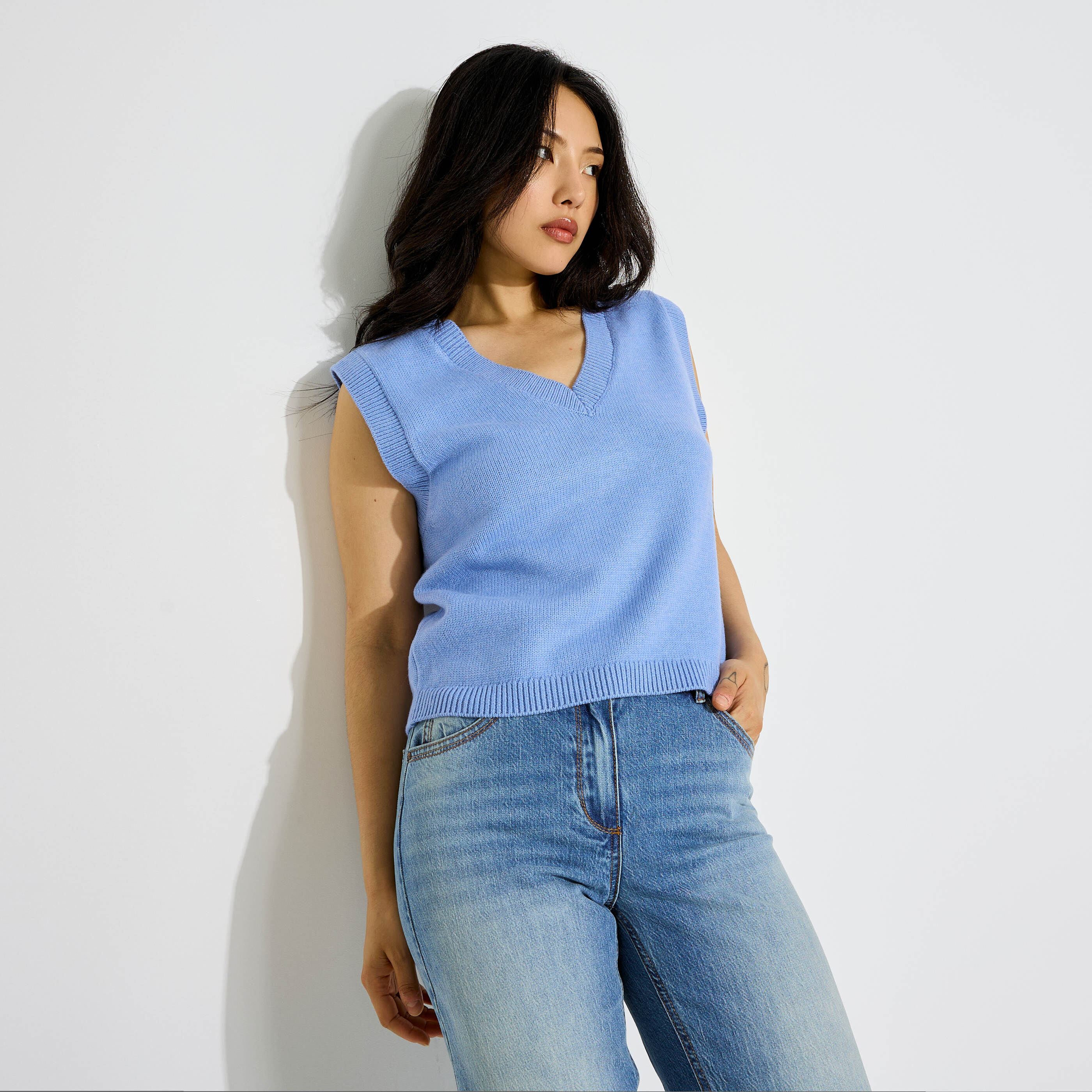 Pull sans manches col V femme